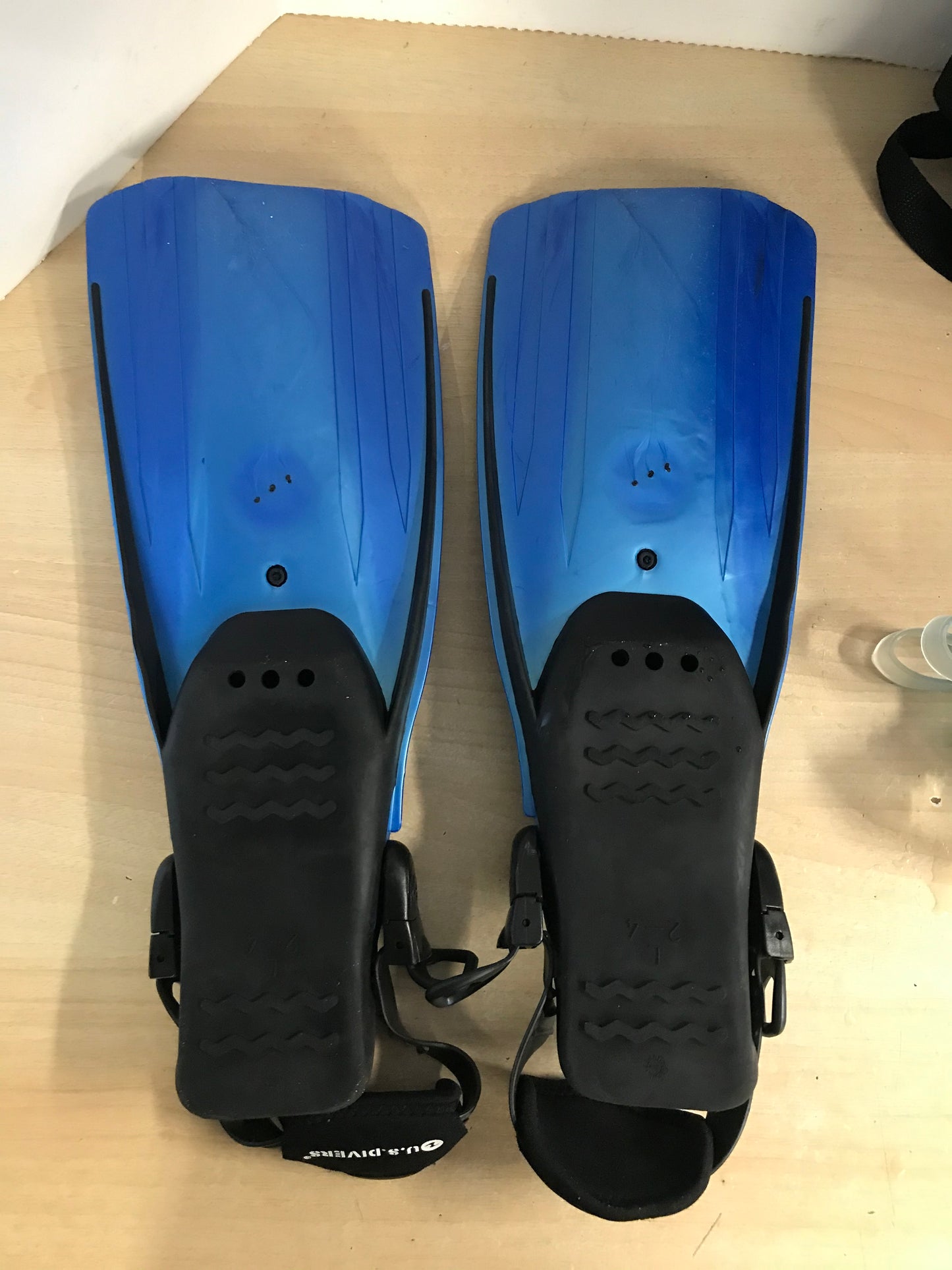 Snorkel Dive Fins Set Child Shoe Size 2-4 US Divers Blue Black