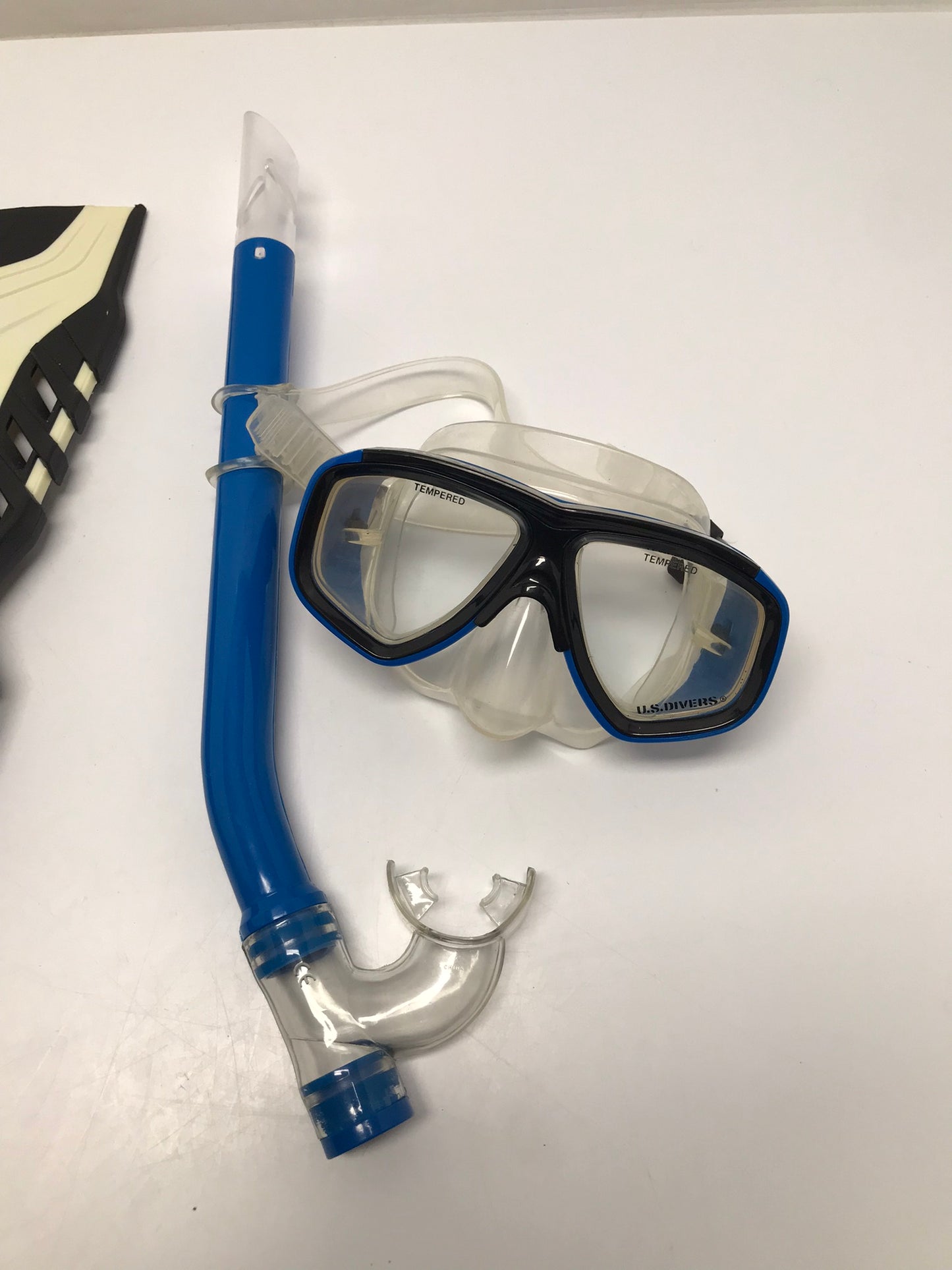 Snorkel Dive Fins Set Child Youth Shoe Size 5-8 Body Glove Black White  Excellent