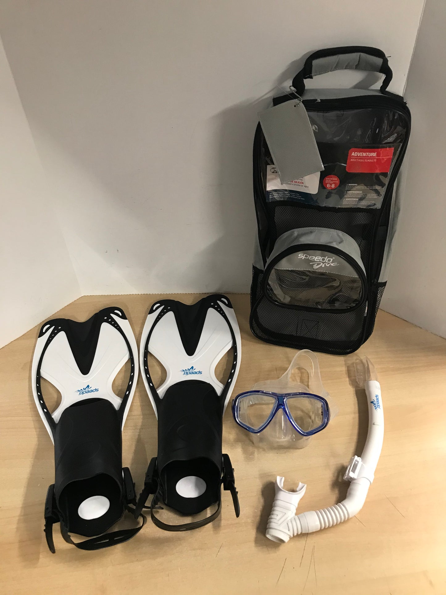 Snorkel Dive Fins Set Men's Size 6-8 Shoe Size Speedo Black White Excellent