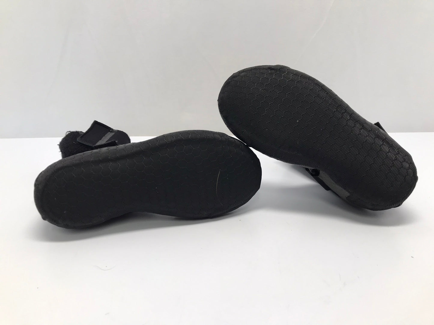 Snorkel Dive Surf Booties Child Size 2 Shoe Size QuickSilver Black Neoprene Excellent