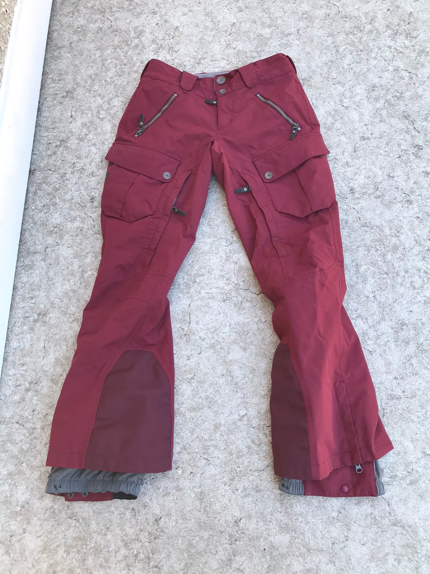 Snow Pants Ladies Size 4 MEC Waterproof Cranberry Excellent
