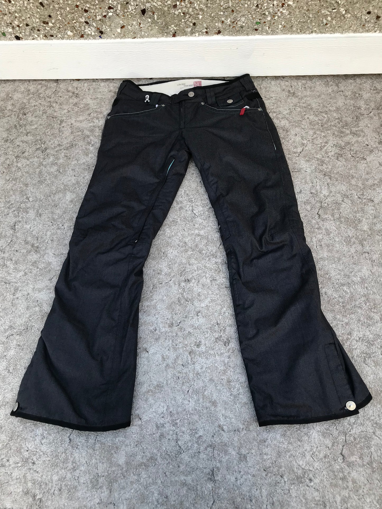 Snow Pants Ladies Size Large Levies 686 Denim Style Snowboarding Outstanding New Demo Model