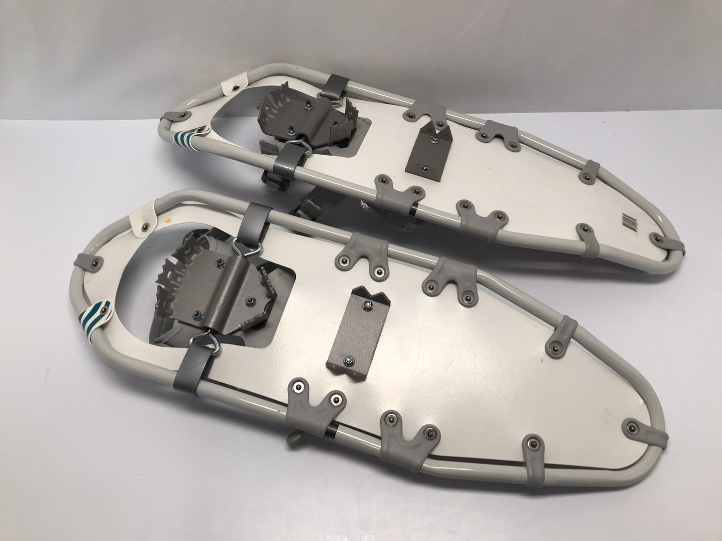 Snowshoes Adult Size 28 150-200 Lb Large GV Made In Canada New Demo Model White Grey Blue