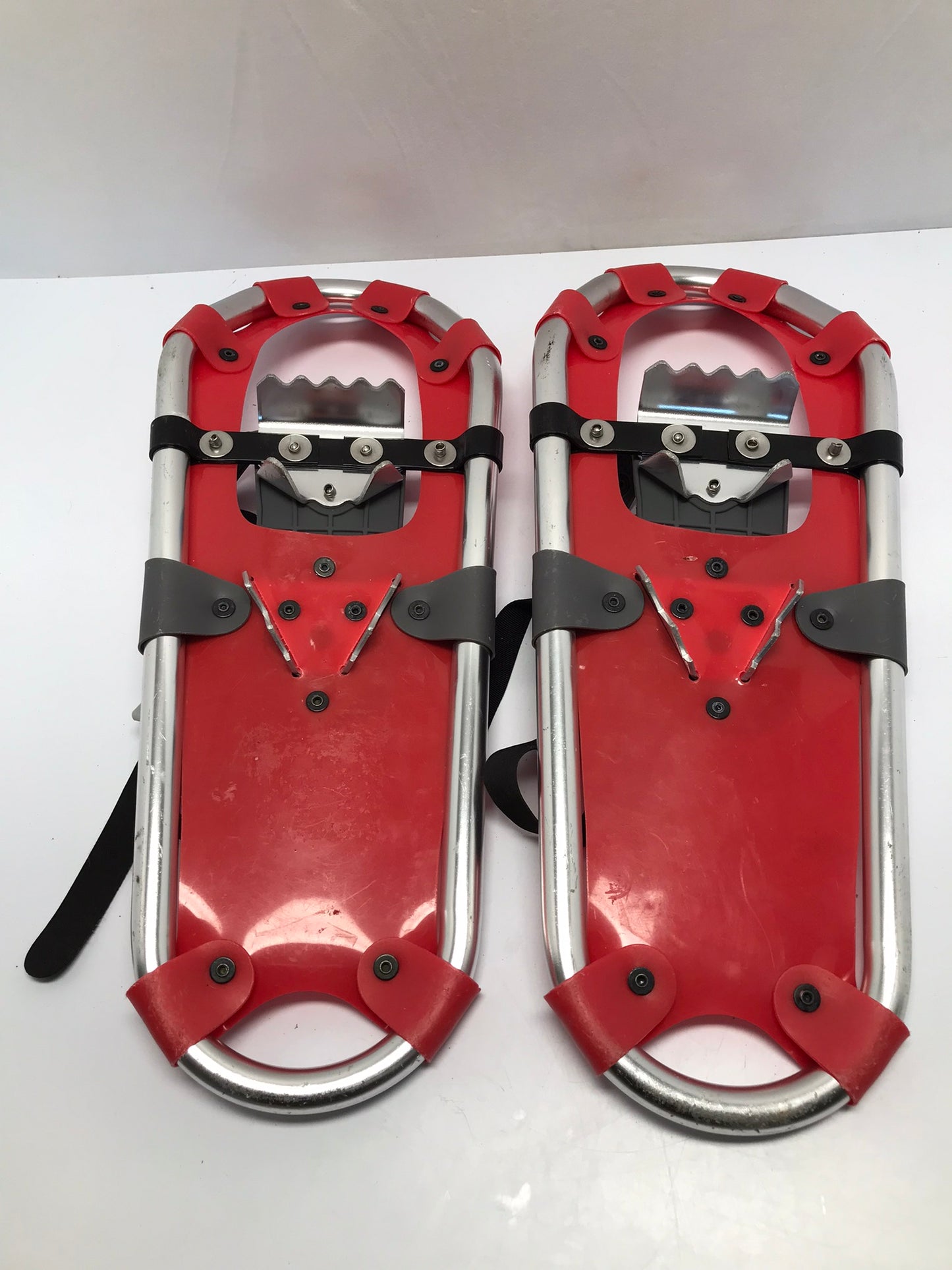 Snowshoes Child Size 19 inch Up To 95 Pounds Tubbs Red Fantastic Quality