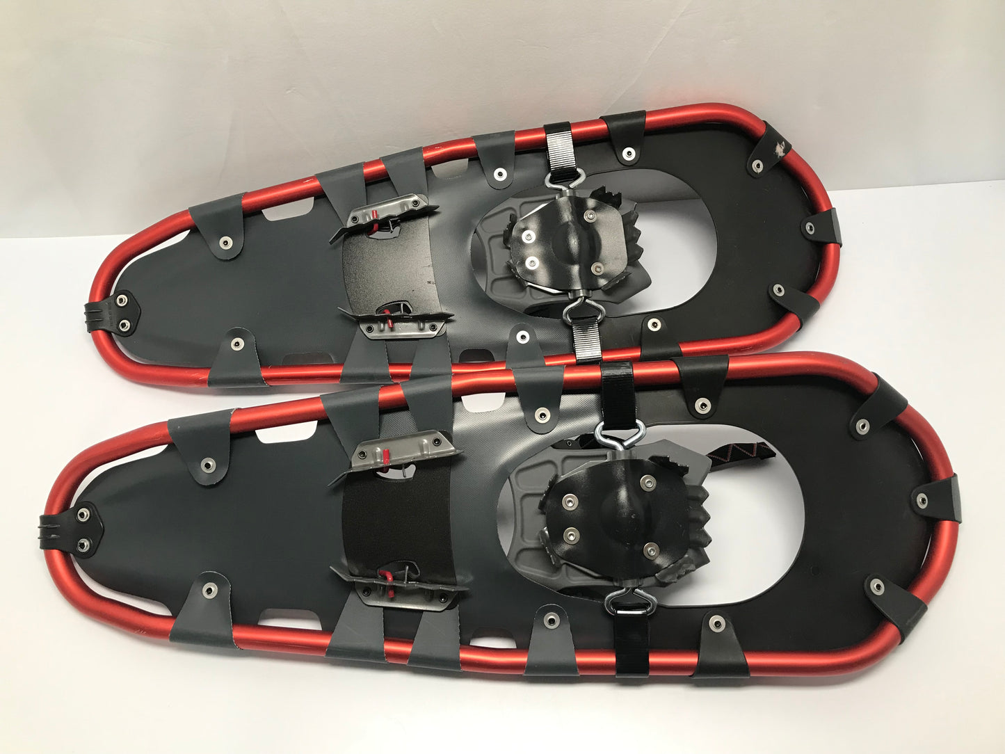 Snowshoes Men's Size 30 Shoe Size 8-13 Weight 170-250 lb  Tubbs Journey Black Copper Red As New