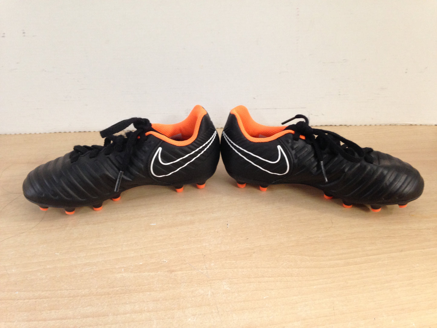 Soccer Shoes Cleats Child Size 11 Nike Tiempo Black Orange Excellent