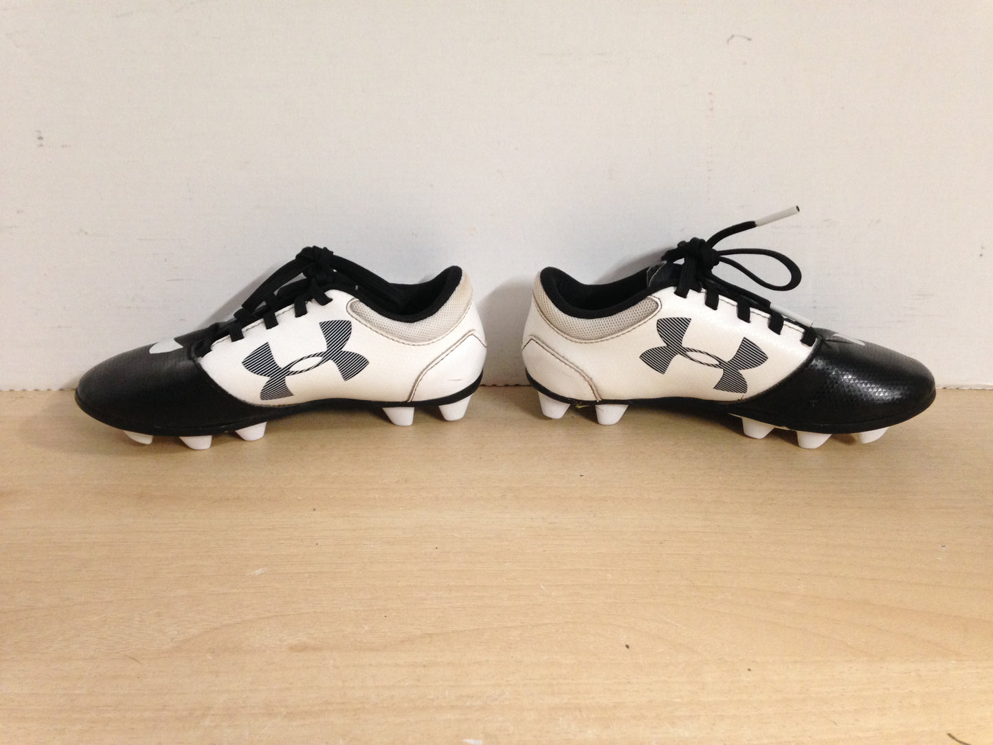 Soccer Shoes Cleats Child Size 11 Under Armor Black White