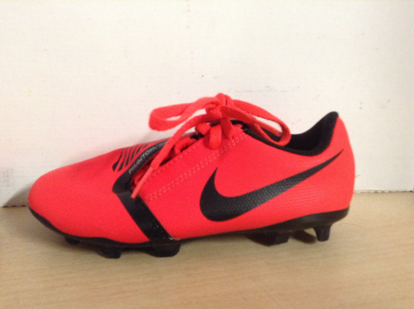 Soccer Shoes Cleats Child Size 13 Nike Phantom Red Black New Demo Model