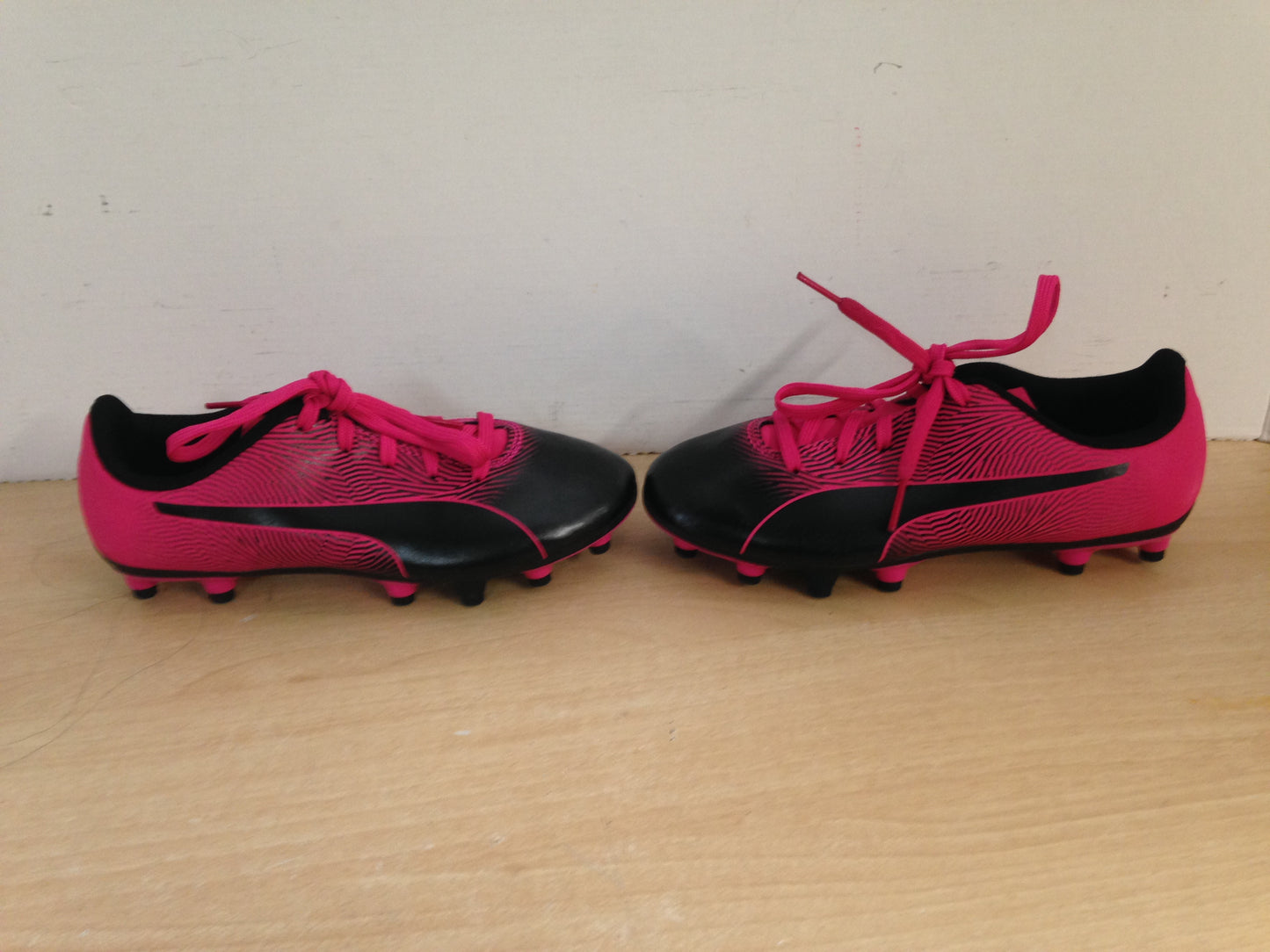 Soccer Shoes Cleats Child Size 13 Puma Pink Black Excellent