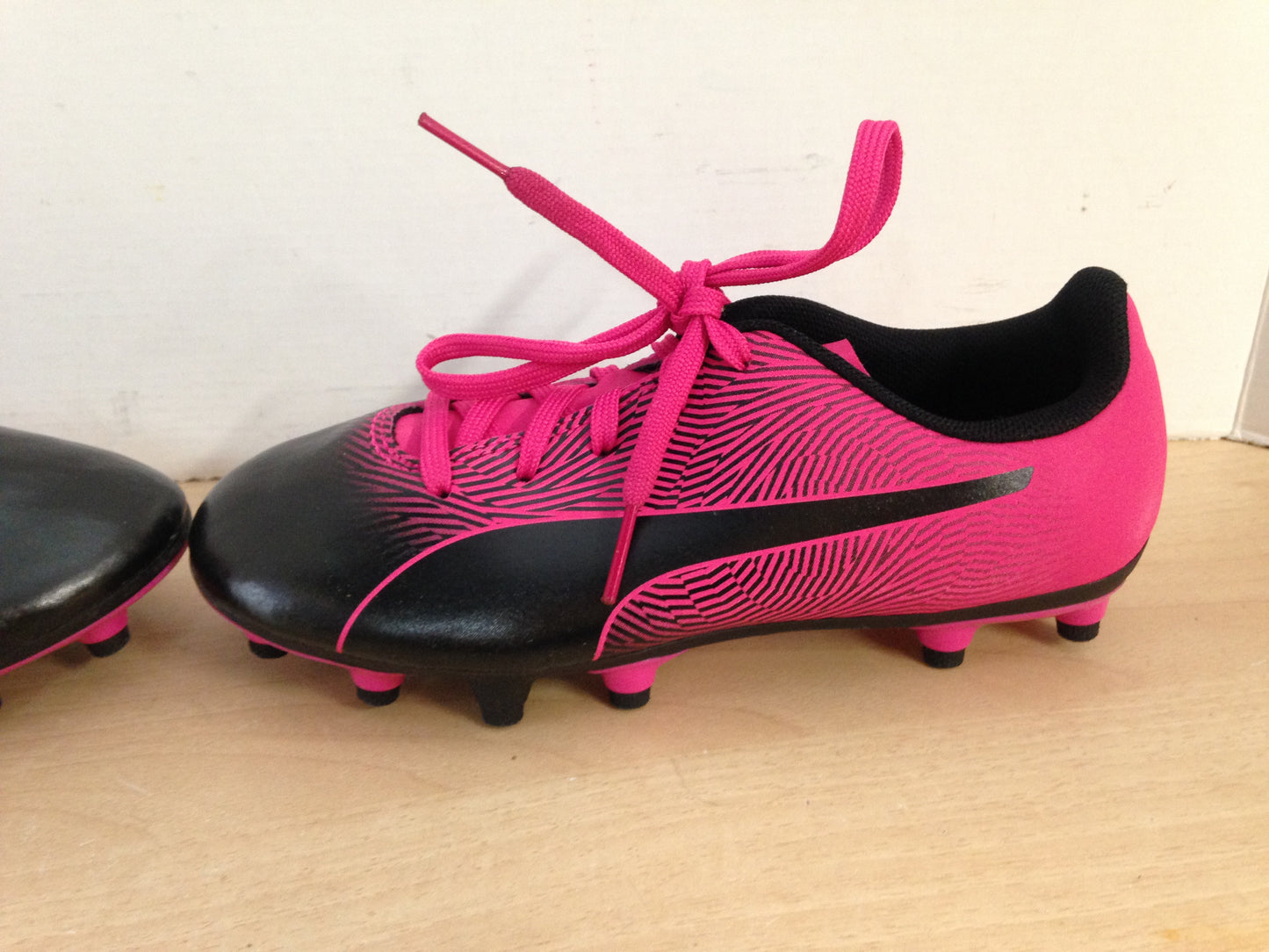 Soccer Shoes Cleats Child Size 13 Puma Pink Black Excellent