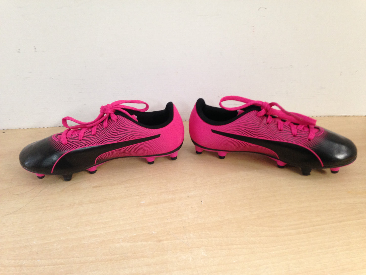 Soccer Shoes Cleats Child Size 13 Puma Pink Black Excellent