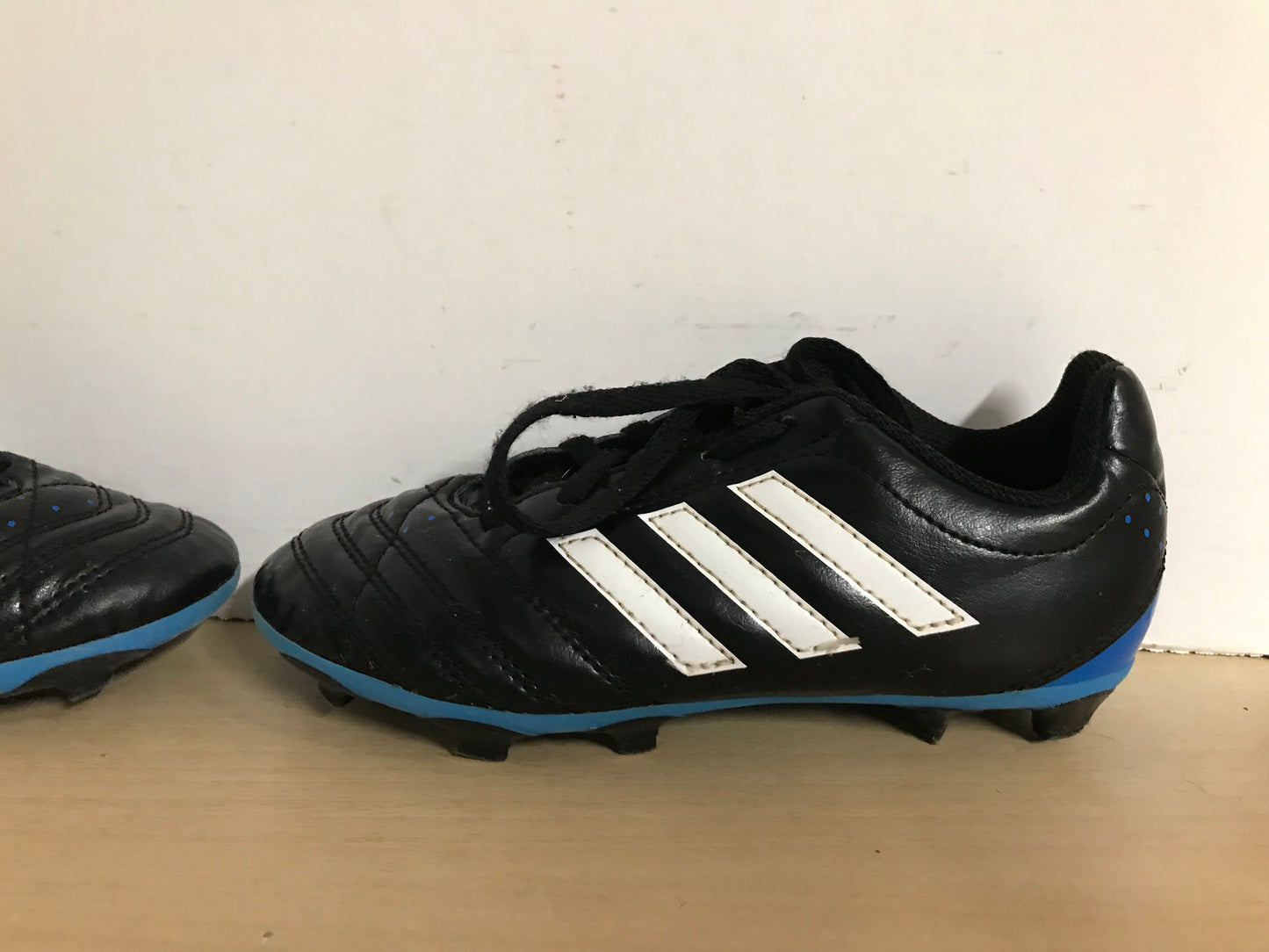 Soccer Shoes Cleats Child Size 1 Adidas Blue Black  Excellent