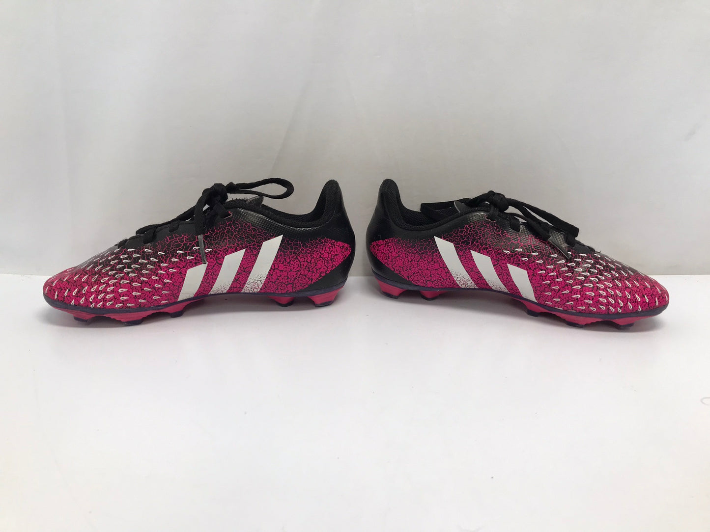 Soccer Shoes Cleats Child Size 2 Adidas Preditor Fushia Black White Excellent