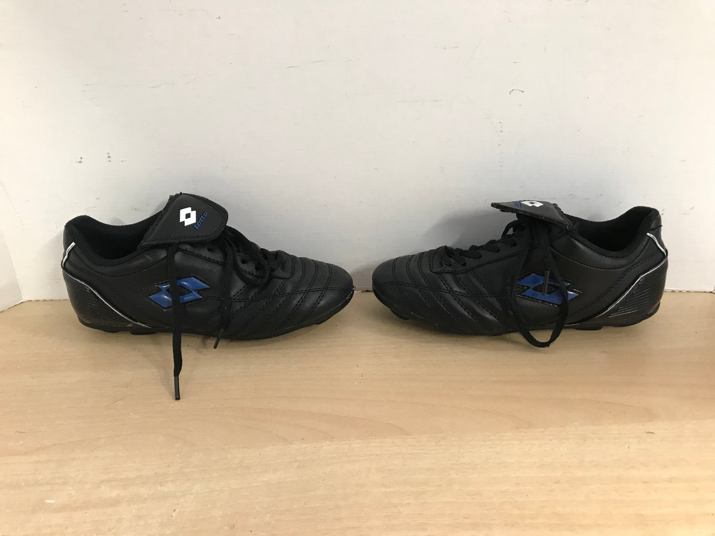 Soccer Shoes Cleats Child Size 2 Lotto Blue Black