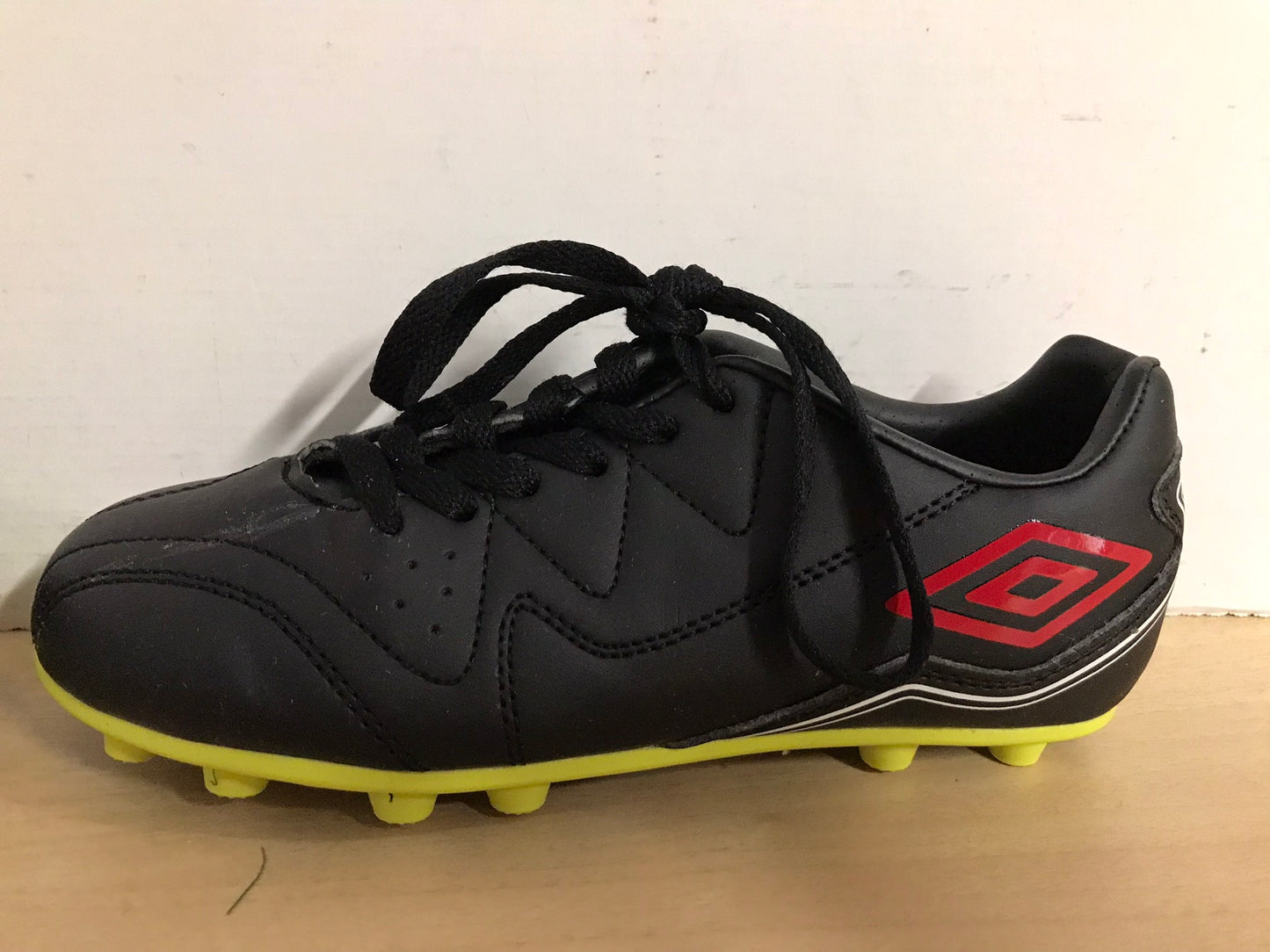 Soccer Shoes Cleats Child Size 2 Umbro Black Red Lime Excellent