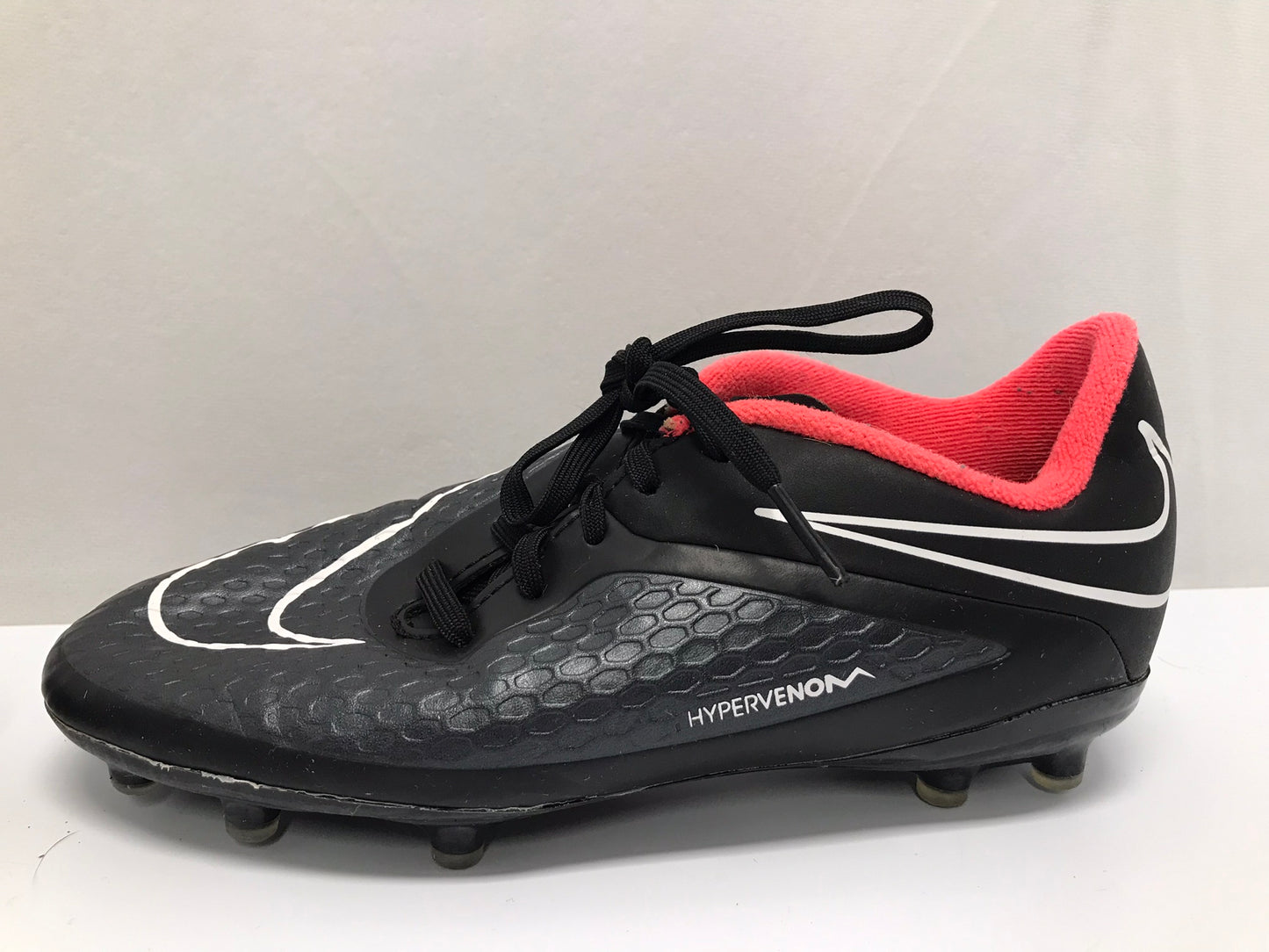 Soccer Shoes Cleats Child Size 3.5 Nike Hypervenom Black Red