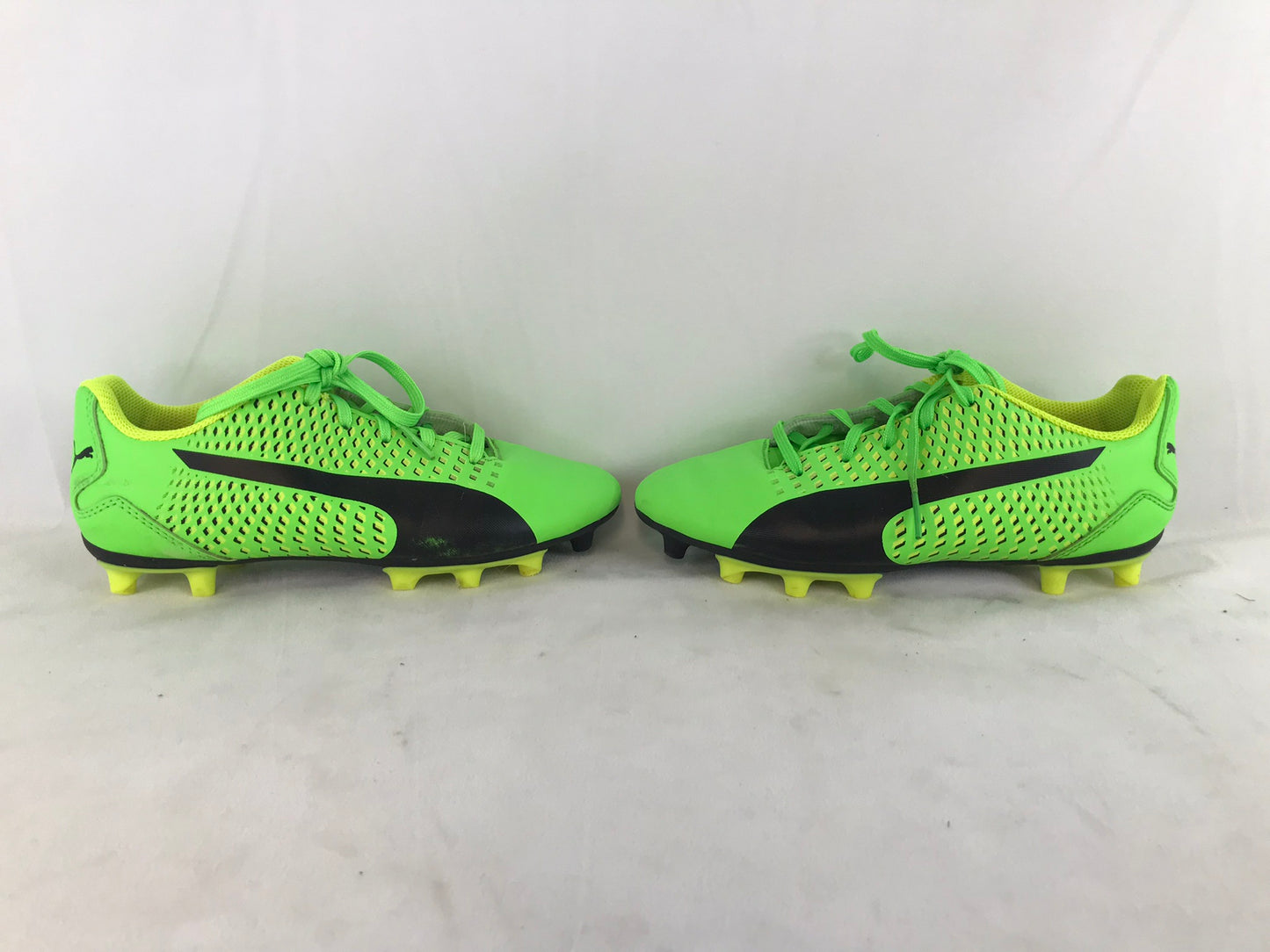 Soccer Shoes Cleats Child Size 3.5 Puma Green Black Lime Excellent