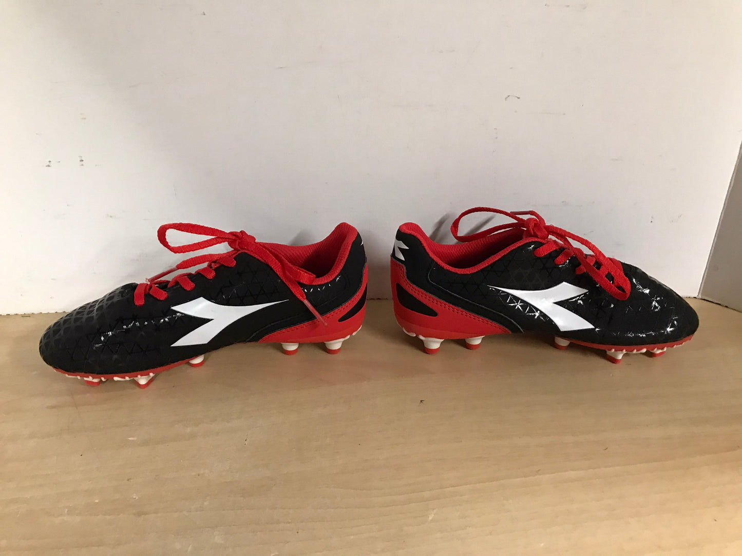 Soccer Shoes Cleats Child Size 3 Adidas Black White Red Excellent New Demo Model