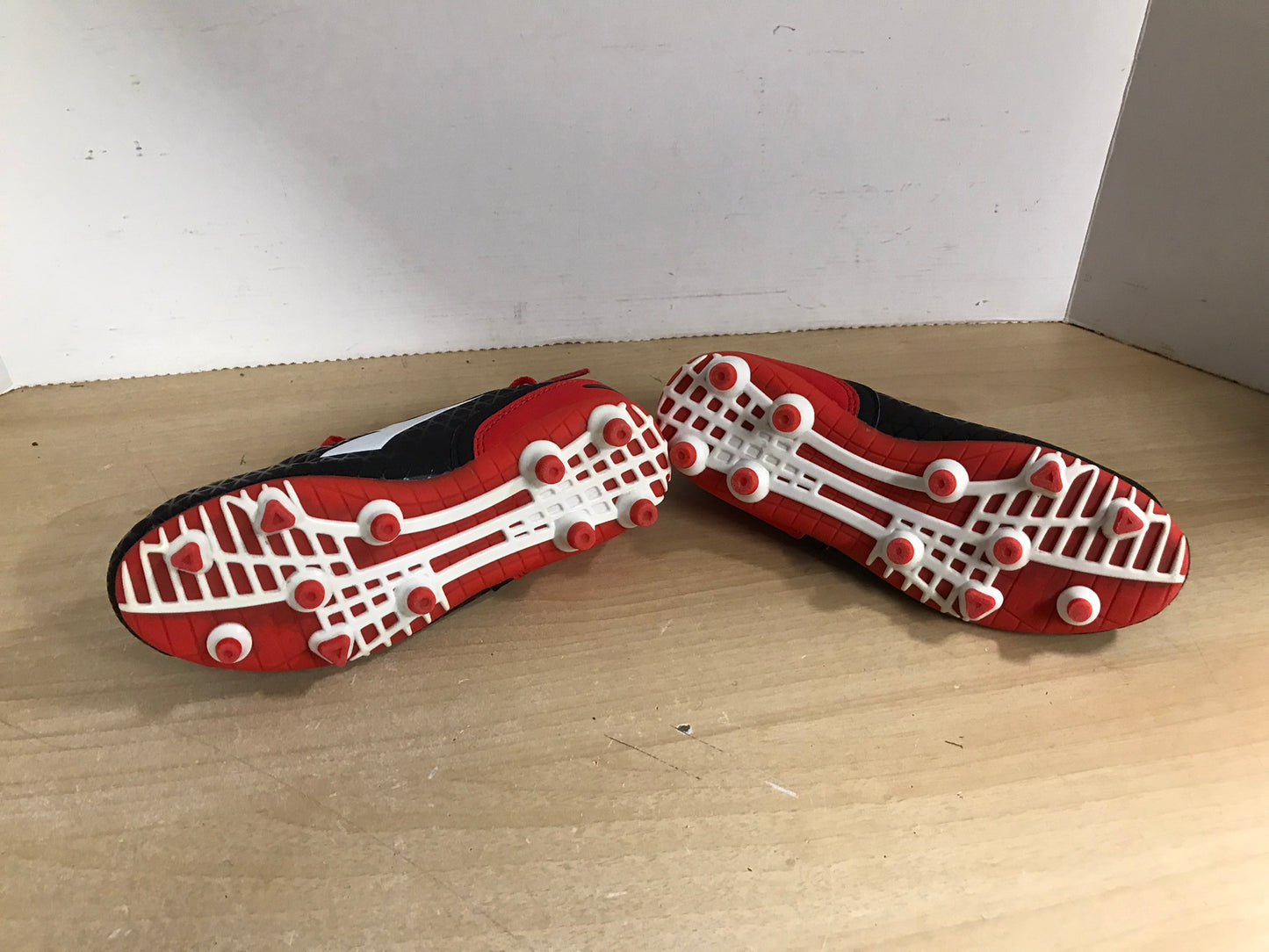 Soccer Shoes Cleats Child Size 3 Adidas Black White Red Excellent New Demo Model