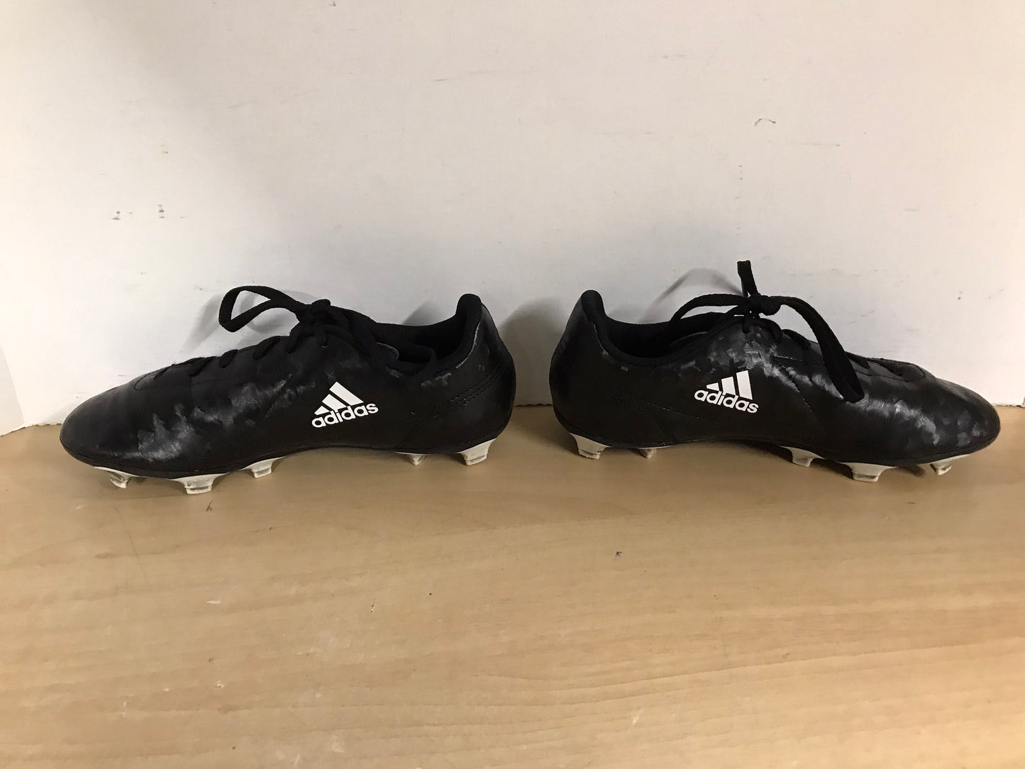Soccer Shoes Cleats Child Size 4.5 Adidas Black White Excellent