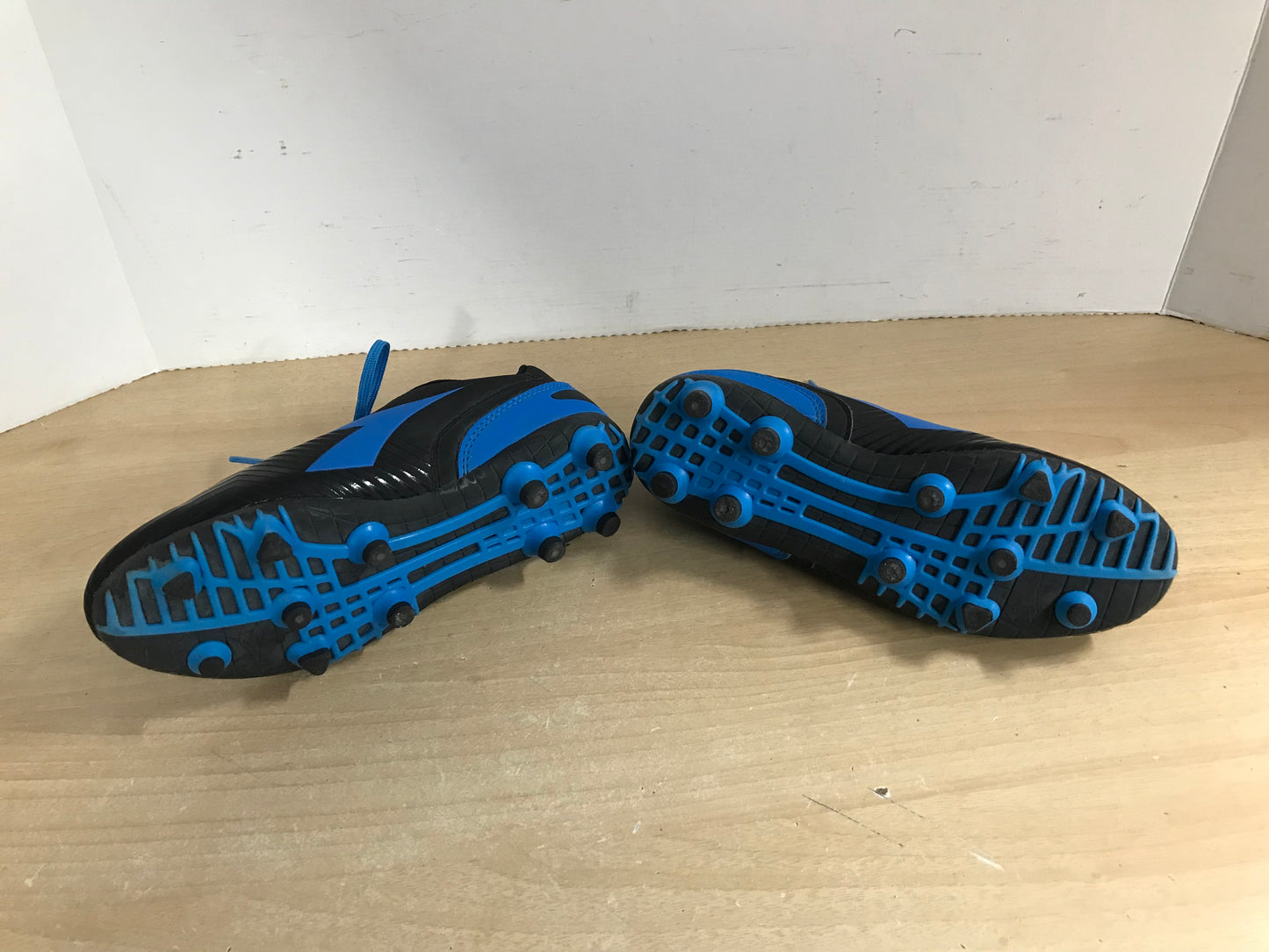 Soccer Shoes Cleats Child Size 4 Diadora Black Blue As New