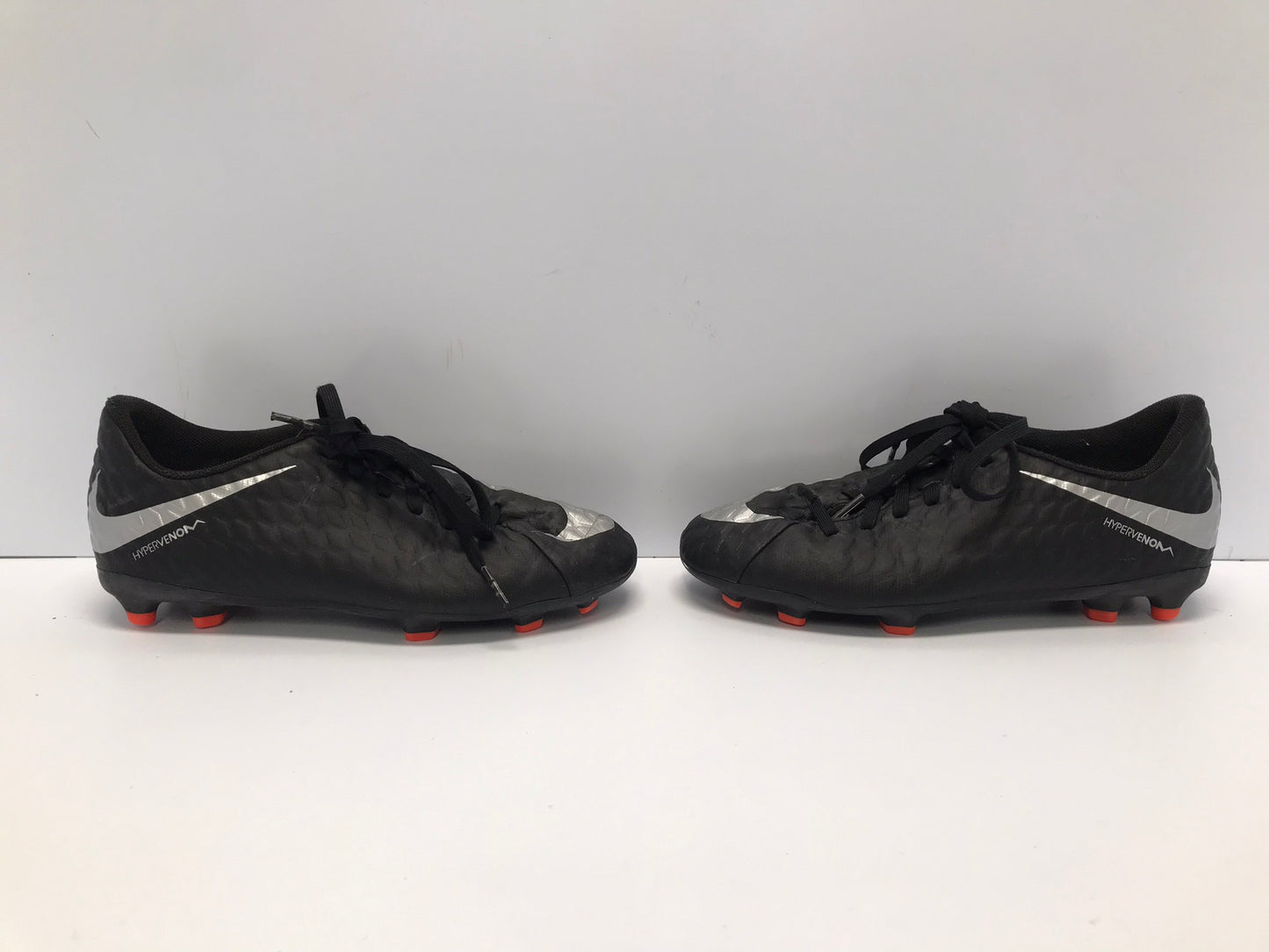 Soccer Shoes Cleats Child Size 4 Nike Hypervenom  Black Grey Excellent