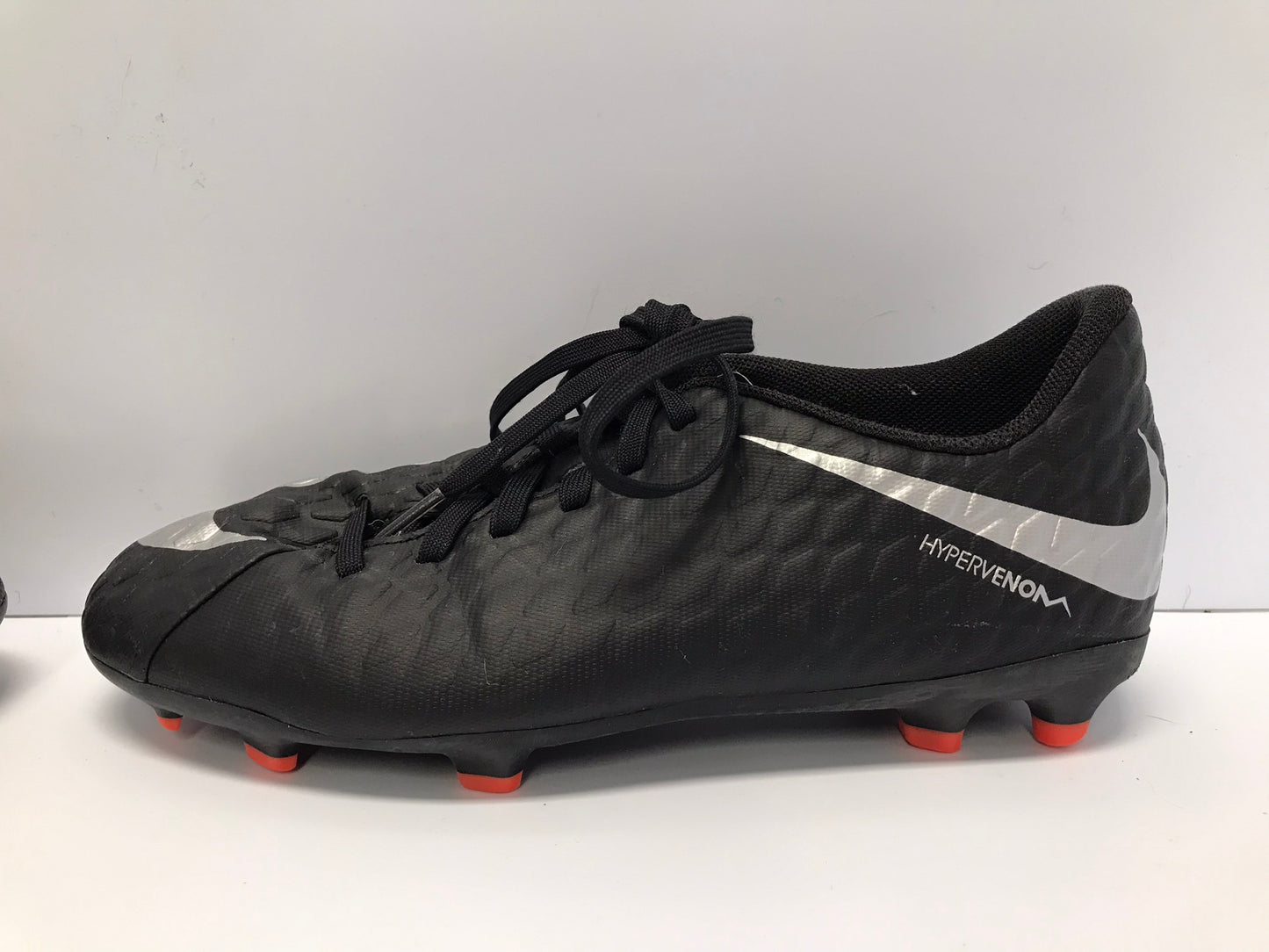 Soccer Shoes Cleats Child Size 4 Nike Hypervenom  Black Grey Excellent