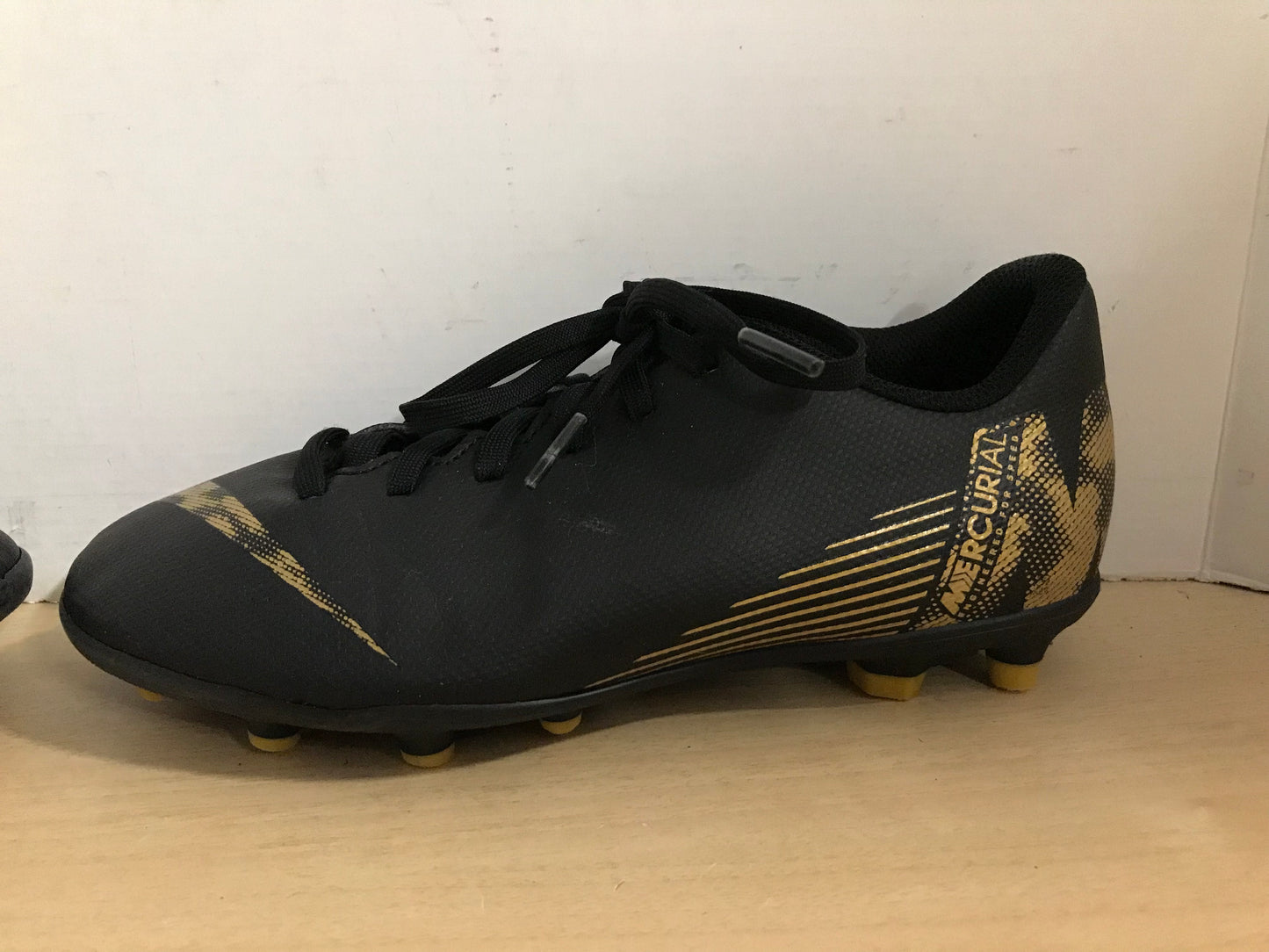 Soccer Shoes Cleats Child Size 4 Nike Mercurial Black Gold New Demo Model