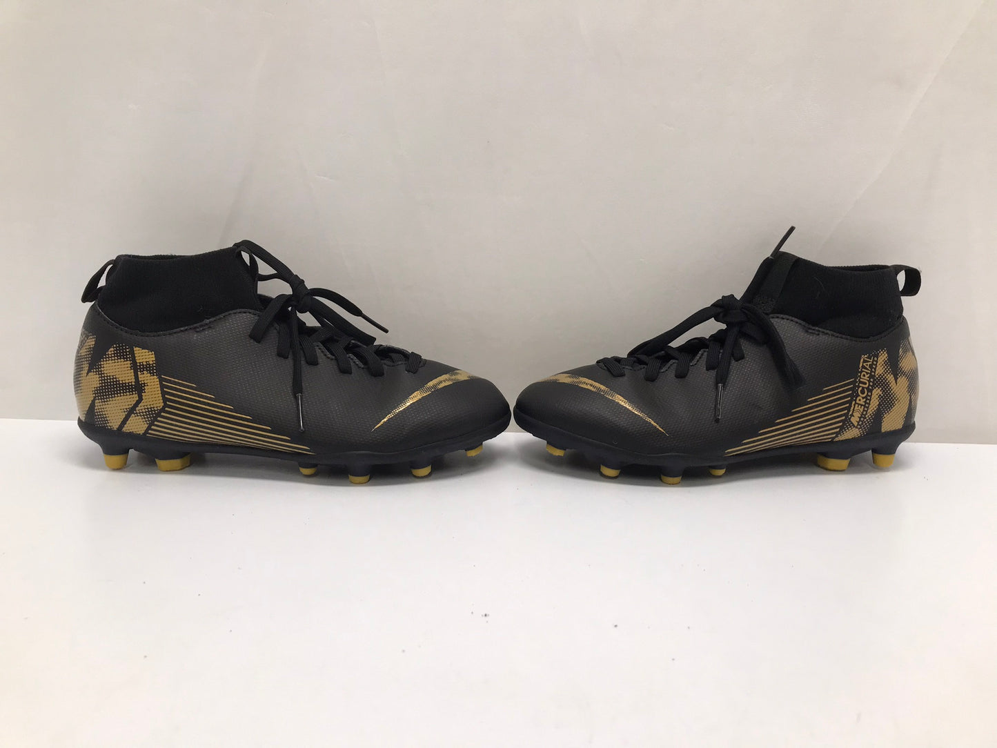 Soccer Shoes Cleats Child Size 4 Nike Mercurial Black Gold With Slipper Foot