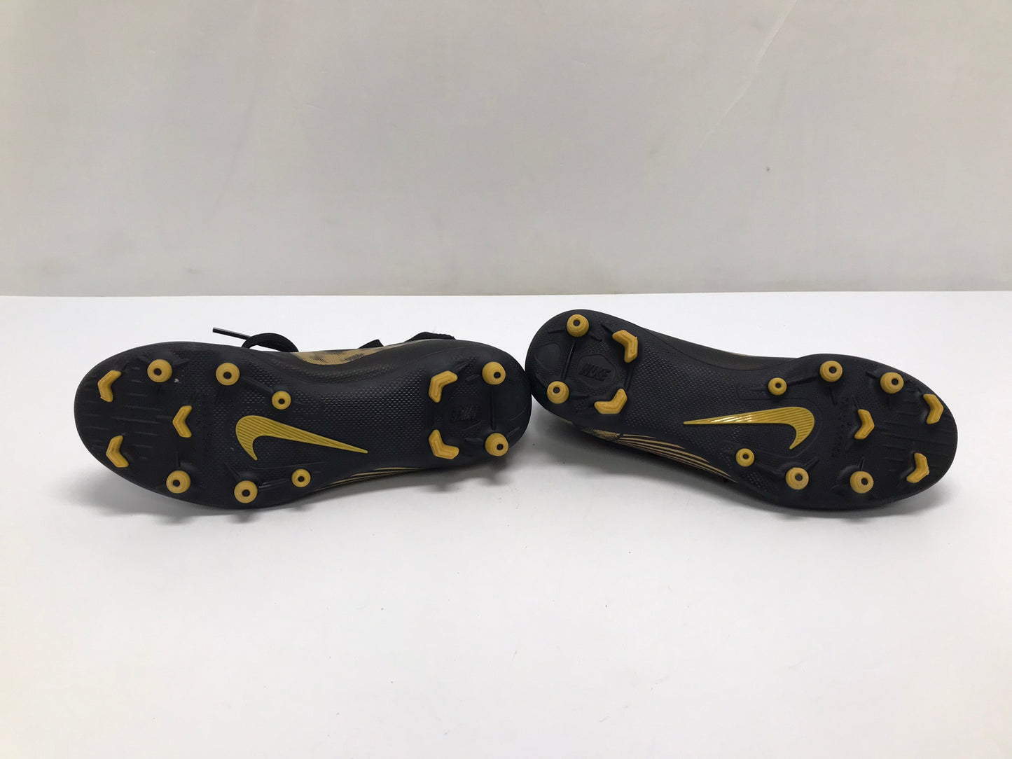 Soccer Shoes Cleats Child Size 4 Nike Mercurial Black Gold With Slipper Foot