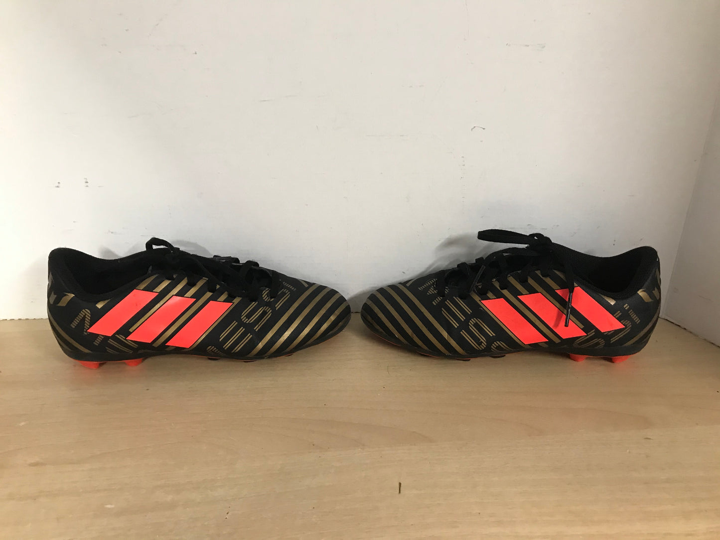 Soccer Shoes Cleats Child Size 4 Nike Messi Nemesis Black Coral Gold Excellent