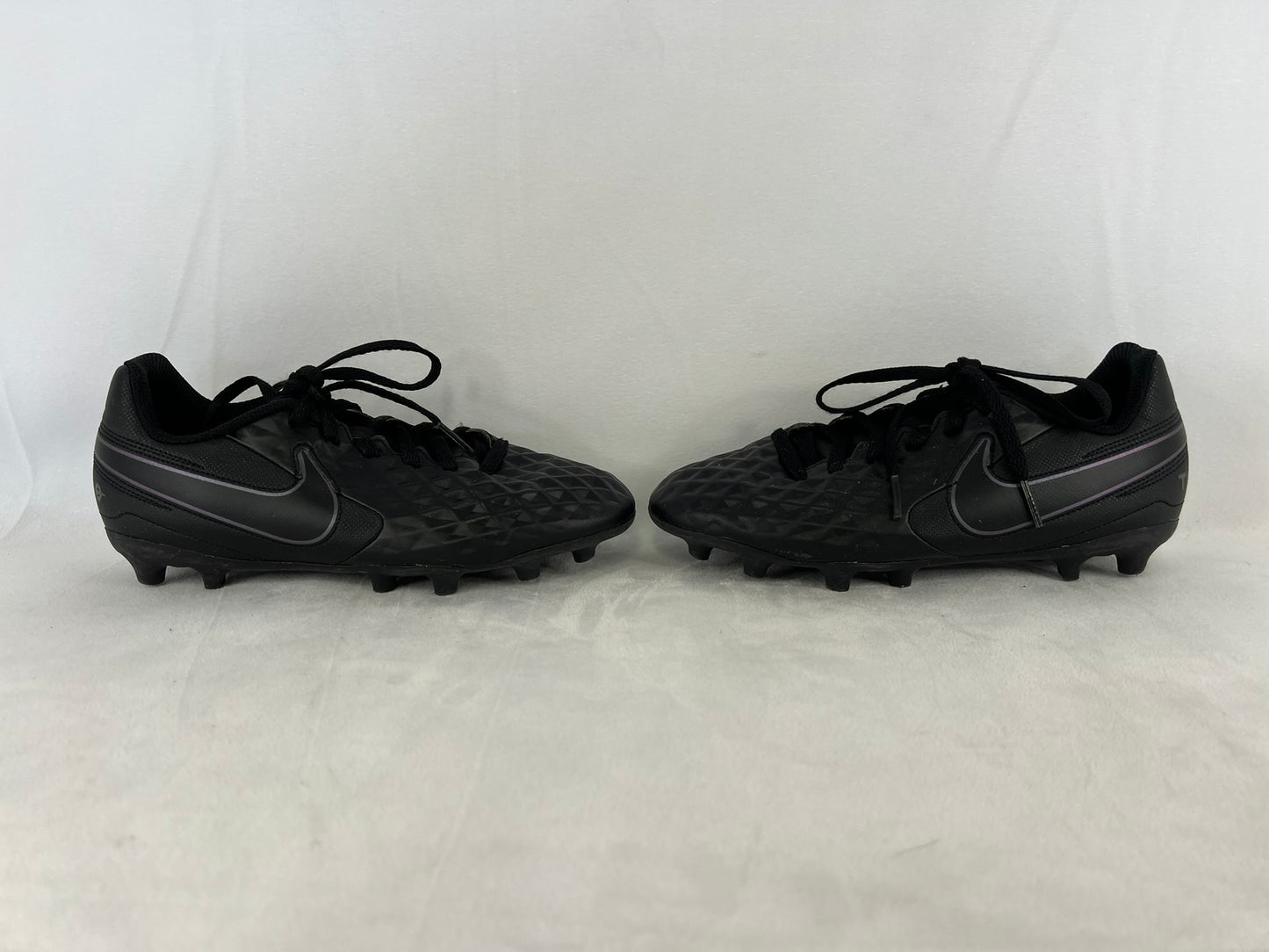 Soccer Shoes Cleats Child Size 4 Nike Tiempo Black and Magenta Excellent
