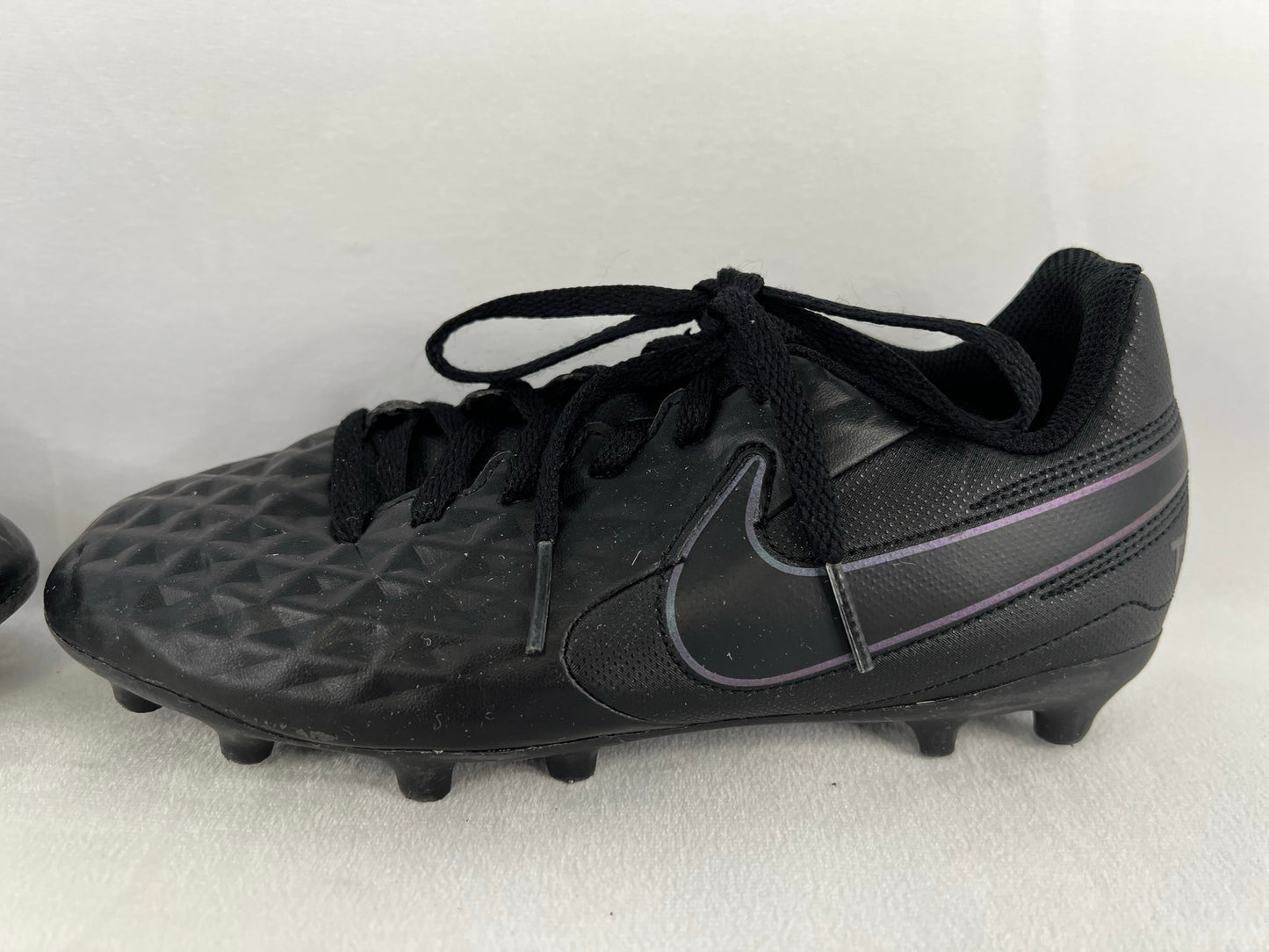 Soccer Shoes Cleats Child Size 4 Nike Tiempo Black and Magenta Excellent