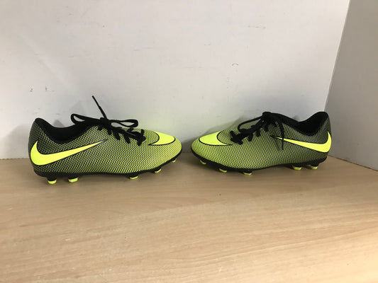 Soccer Shoes Cleats Child Size 6 Nike Lime Black New Demo Model