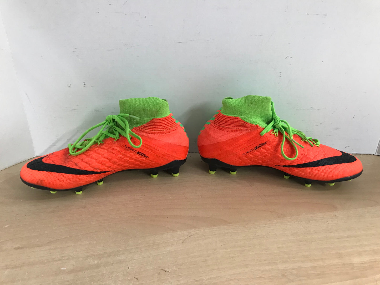 Soccer Shoes Cleats Child Size 6 Nike Flykniti Slipper Foot Youth Black Orange Lime Excellent