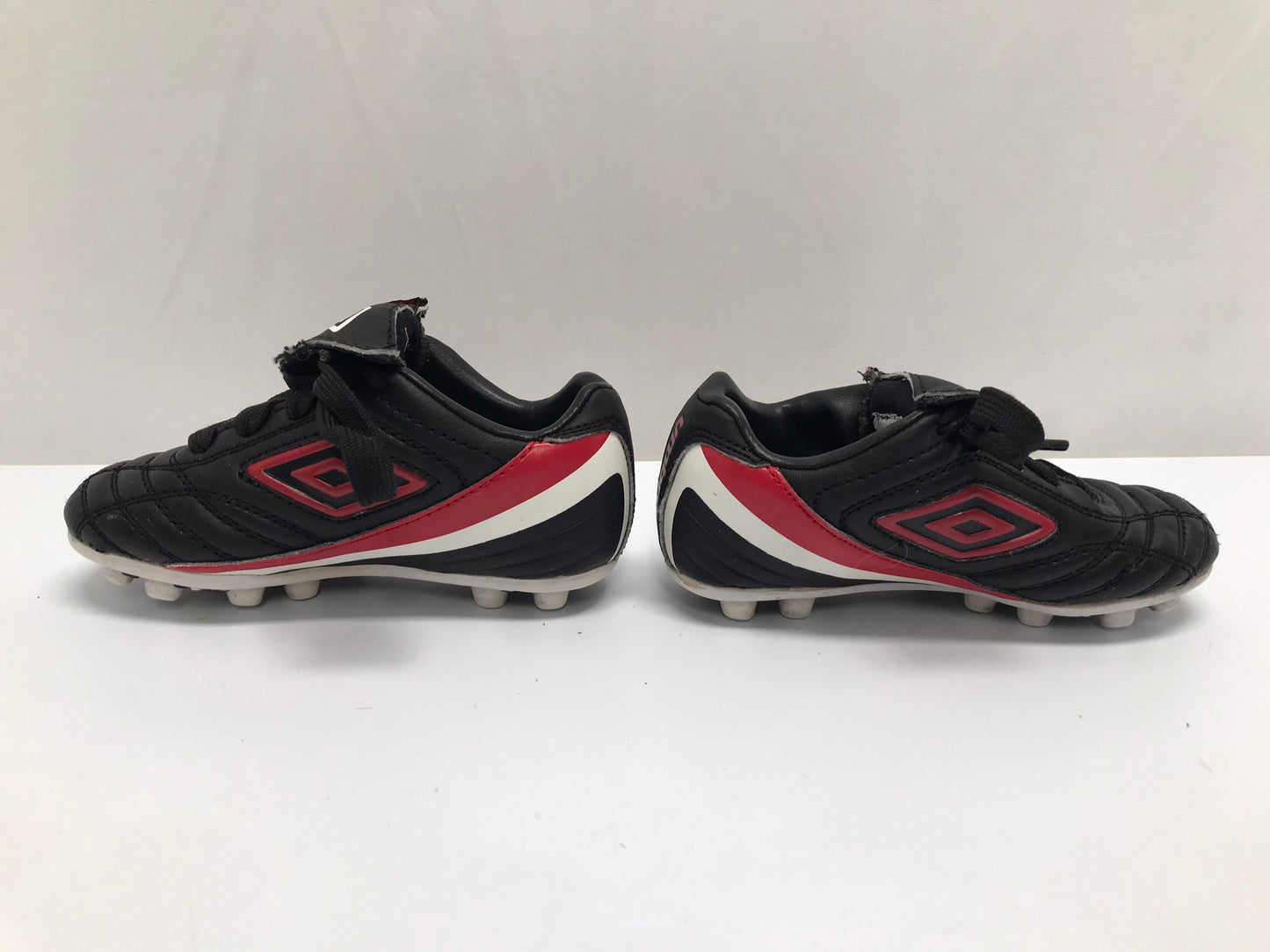 Soccer Shoes Cleats Child Size 8 Toddler Umbro Black Red