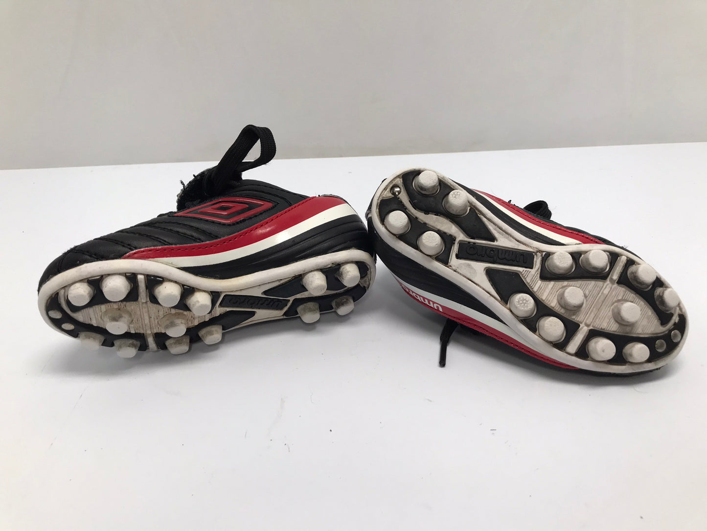 Soccer Shoes Cleats Child Size 8 Toddler Umbro Black Red