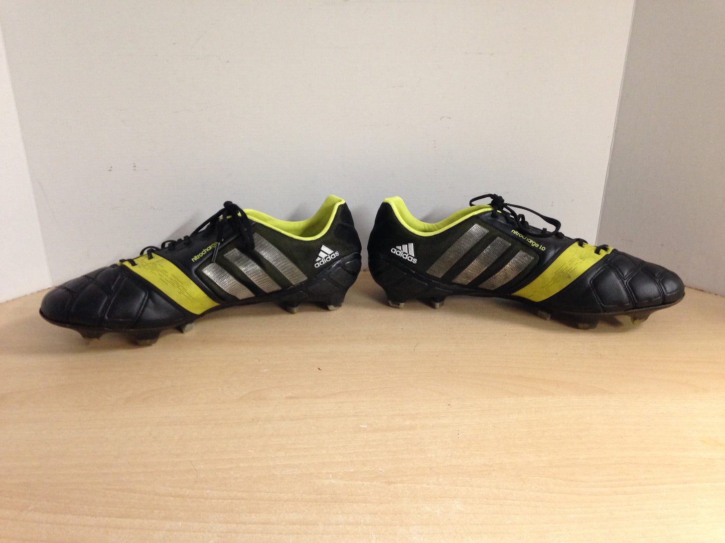 Soccer Shoes Cleats Men's Size 11.5 Adidas Nitrocharge Black and Lime