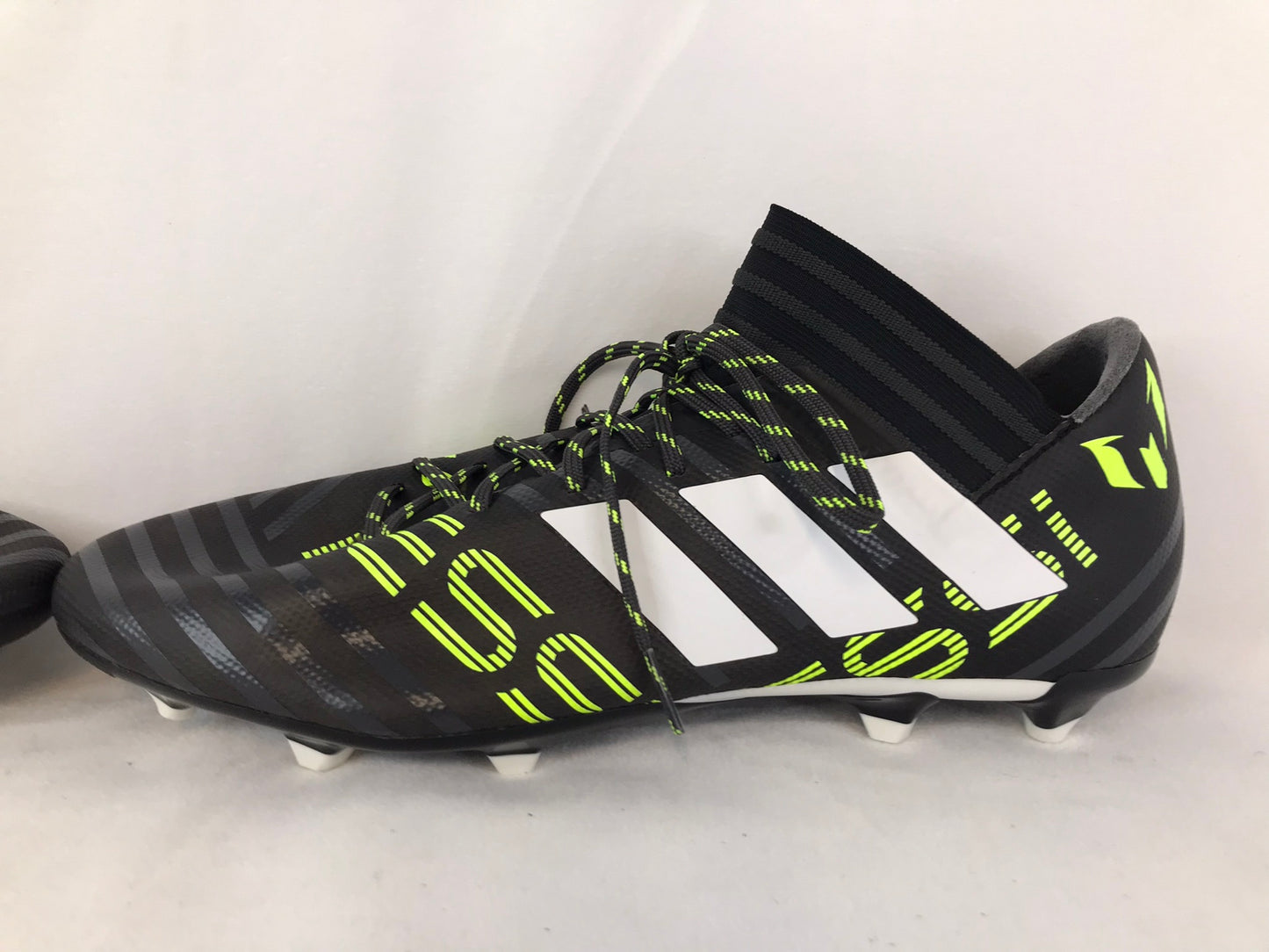 Soccer Shoes Cleats Men's Size 11 Adidas Nemezziz Black White Lime Excellent
