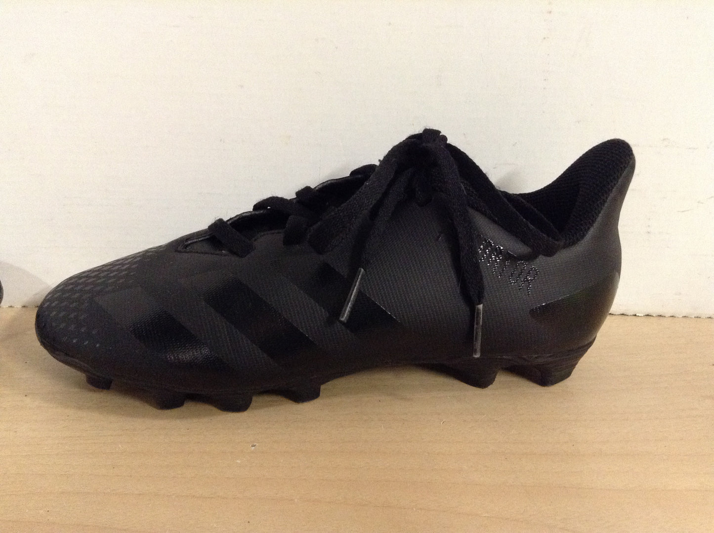 Soccer Shoes Cleats Men's Size 6.5 Adidas Preditor Demonscale Black With Slipper Foot New Demo Model