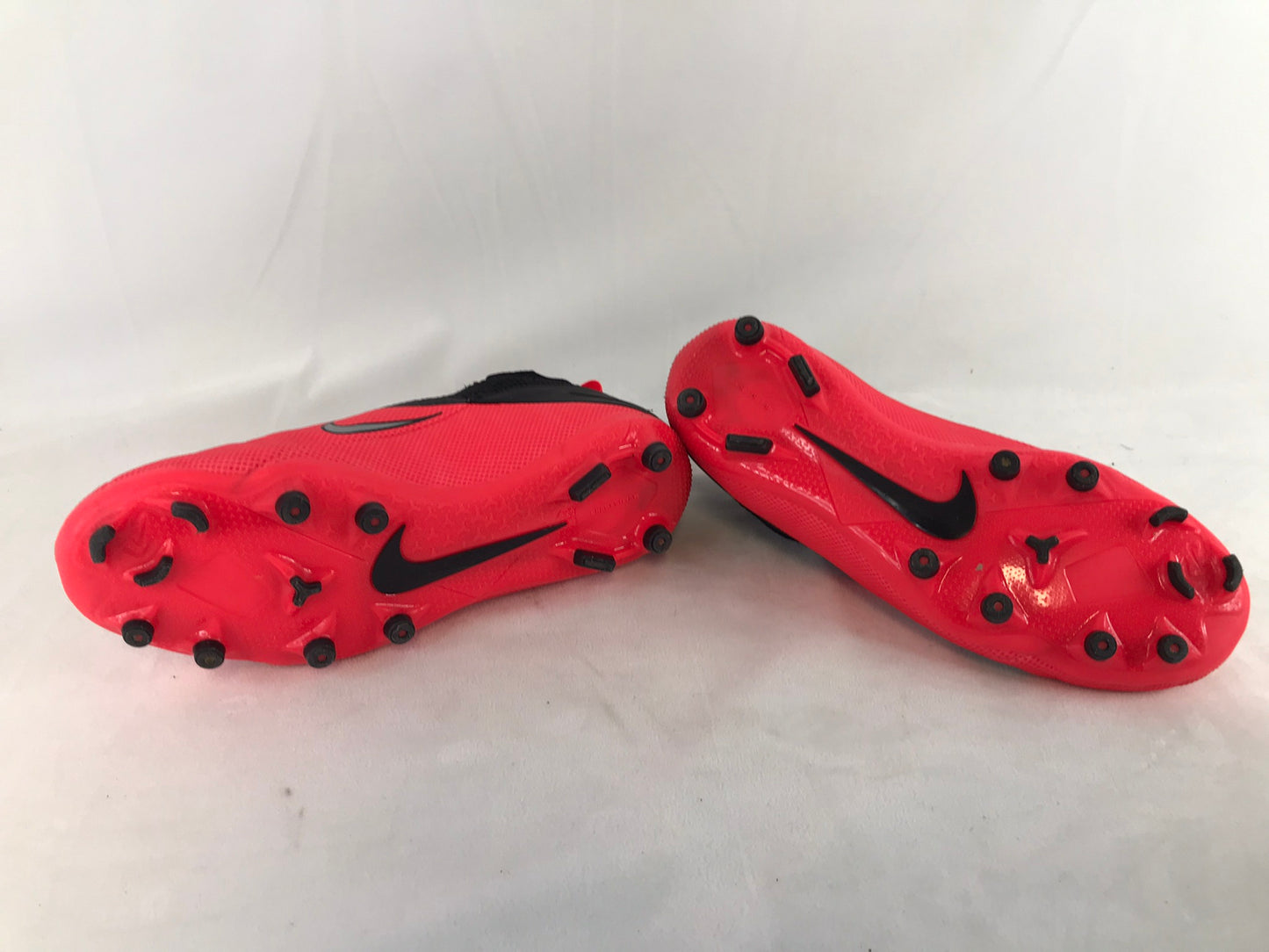 Soccer Shoes Cleats Men's Size 6 Nike Phantom Ghost  Elite With Slipper Foot Red Black Outstanding Quality Retail $279.99