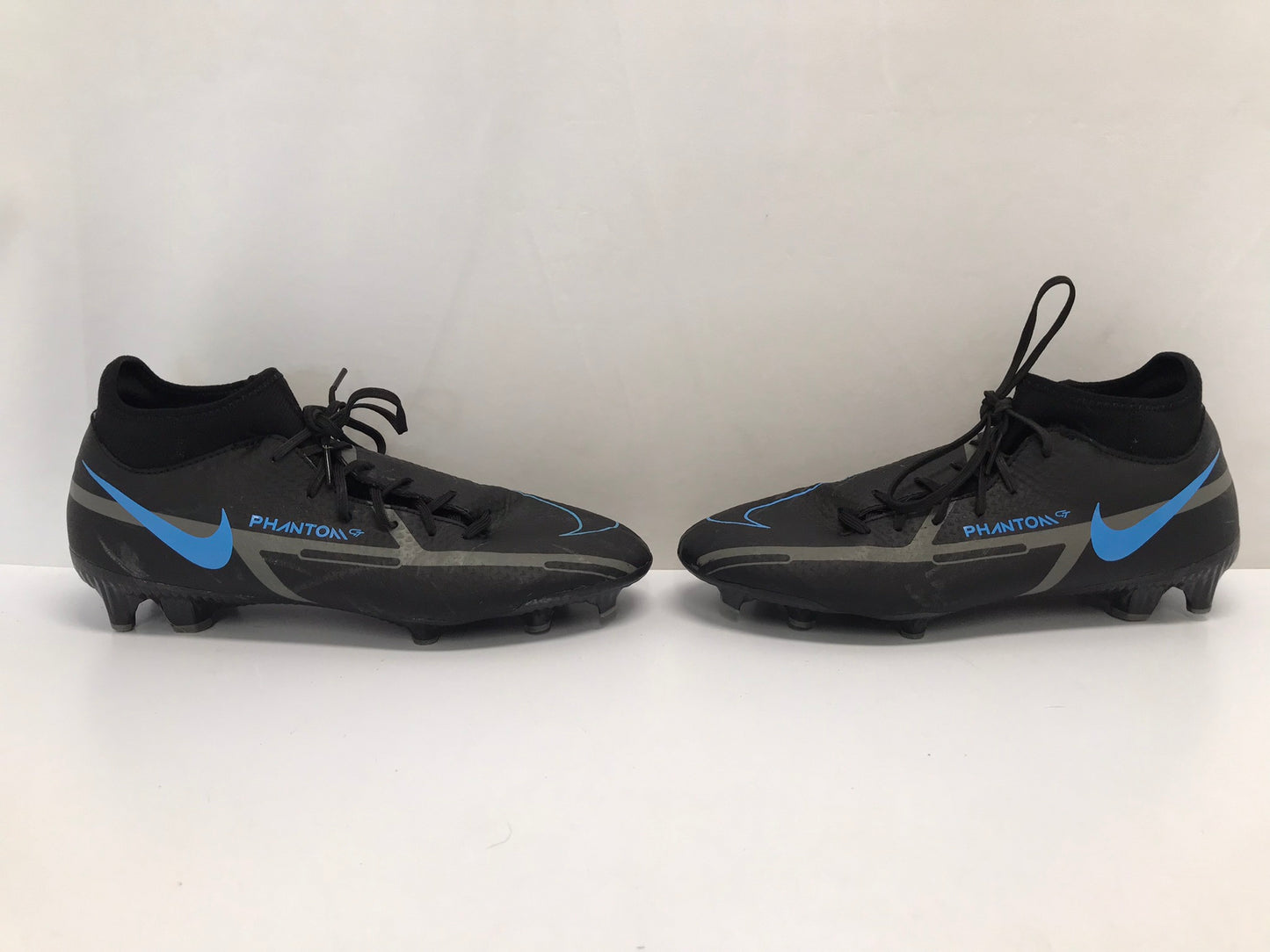 Soccer Shoes Cleats Men's Size 7.5 Nike Phantom Black Blue With Slipper Foot Excellent