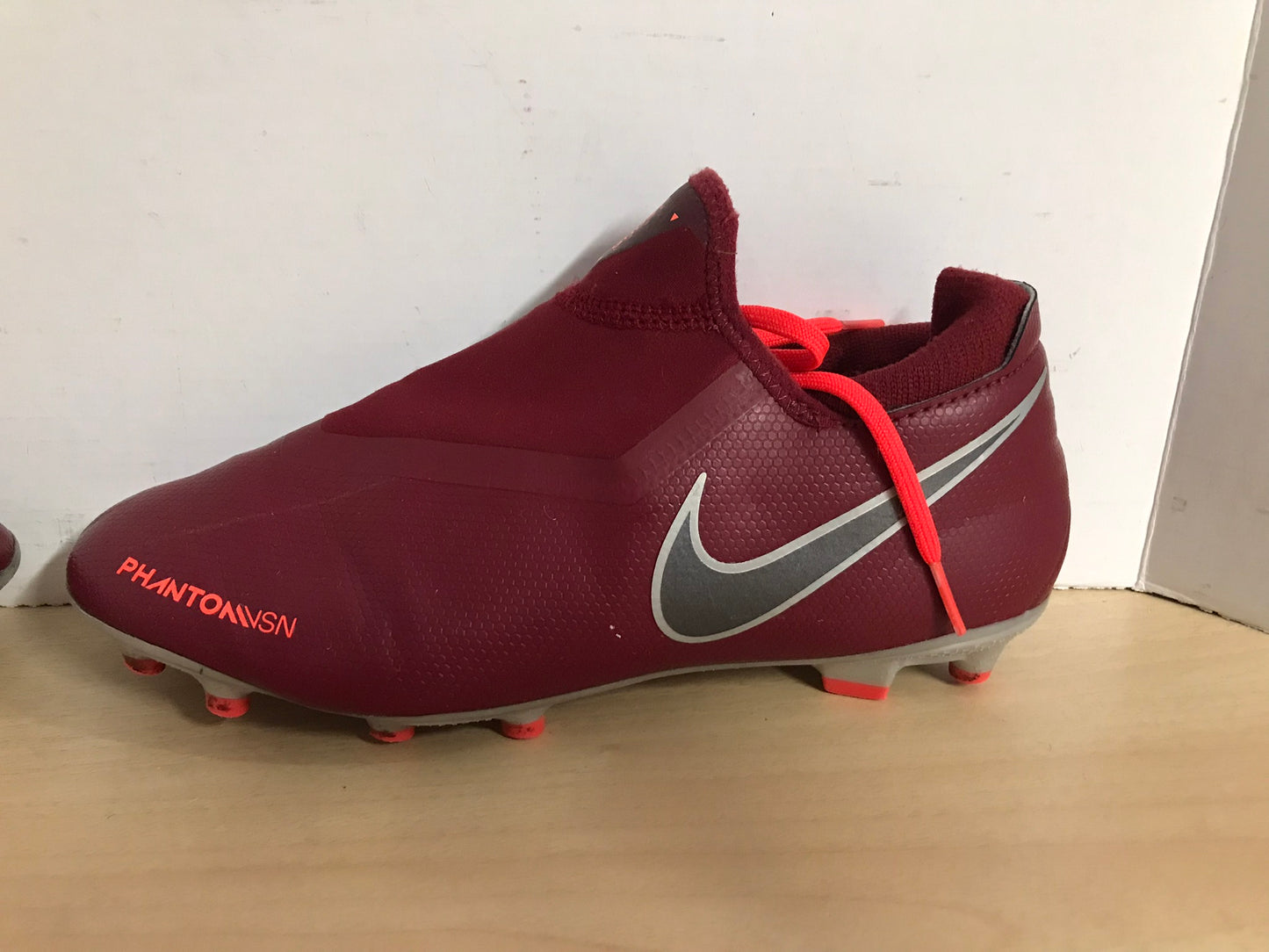Soccer Shoes Cleats Men's Size 7 Nike Phantom Ghost Red Grey Orange Slipper Foot Minor Wear