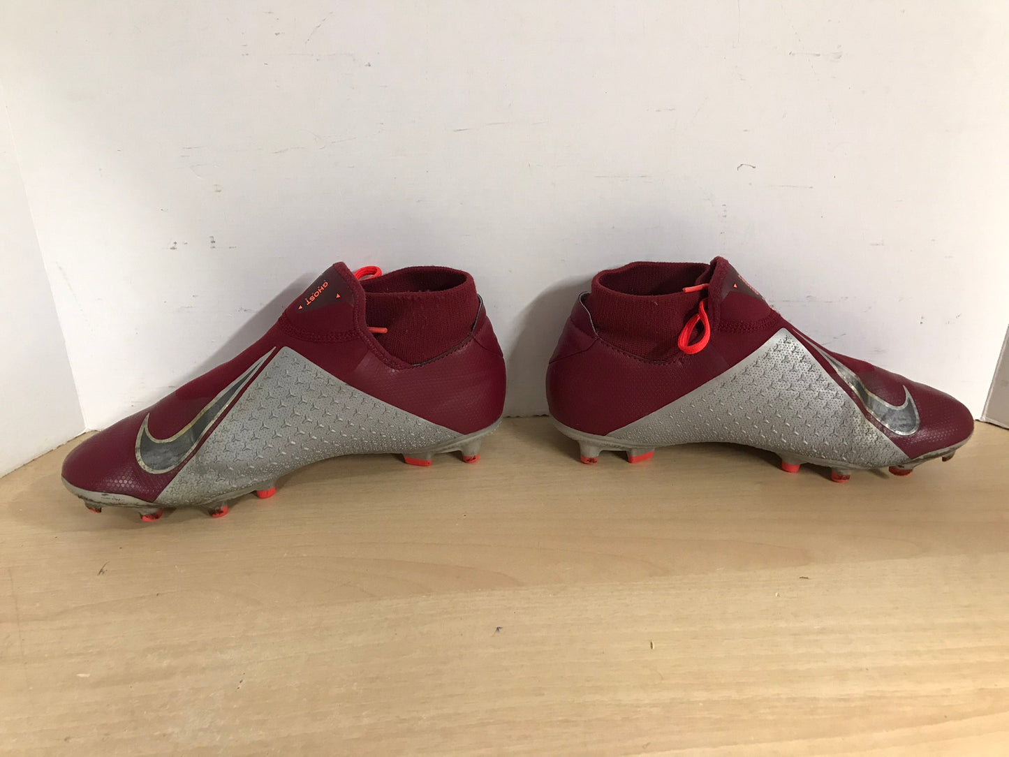 Soccer Shoes Cleats Men's Size 7 Nike Phantom Ghost Red Grey Orange Slipper Foot Minor Wear