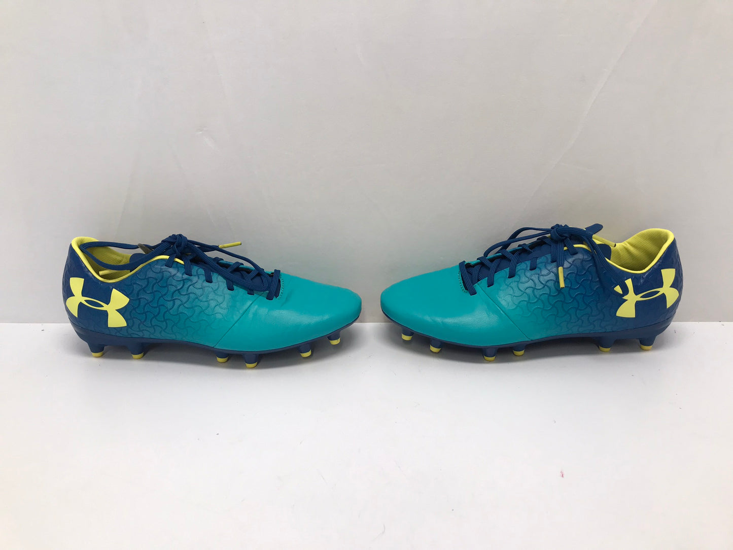 Soccer Shoes Cleats Men's Size 7 Under Armour Magnetico Teal Liime As New