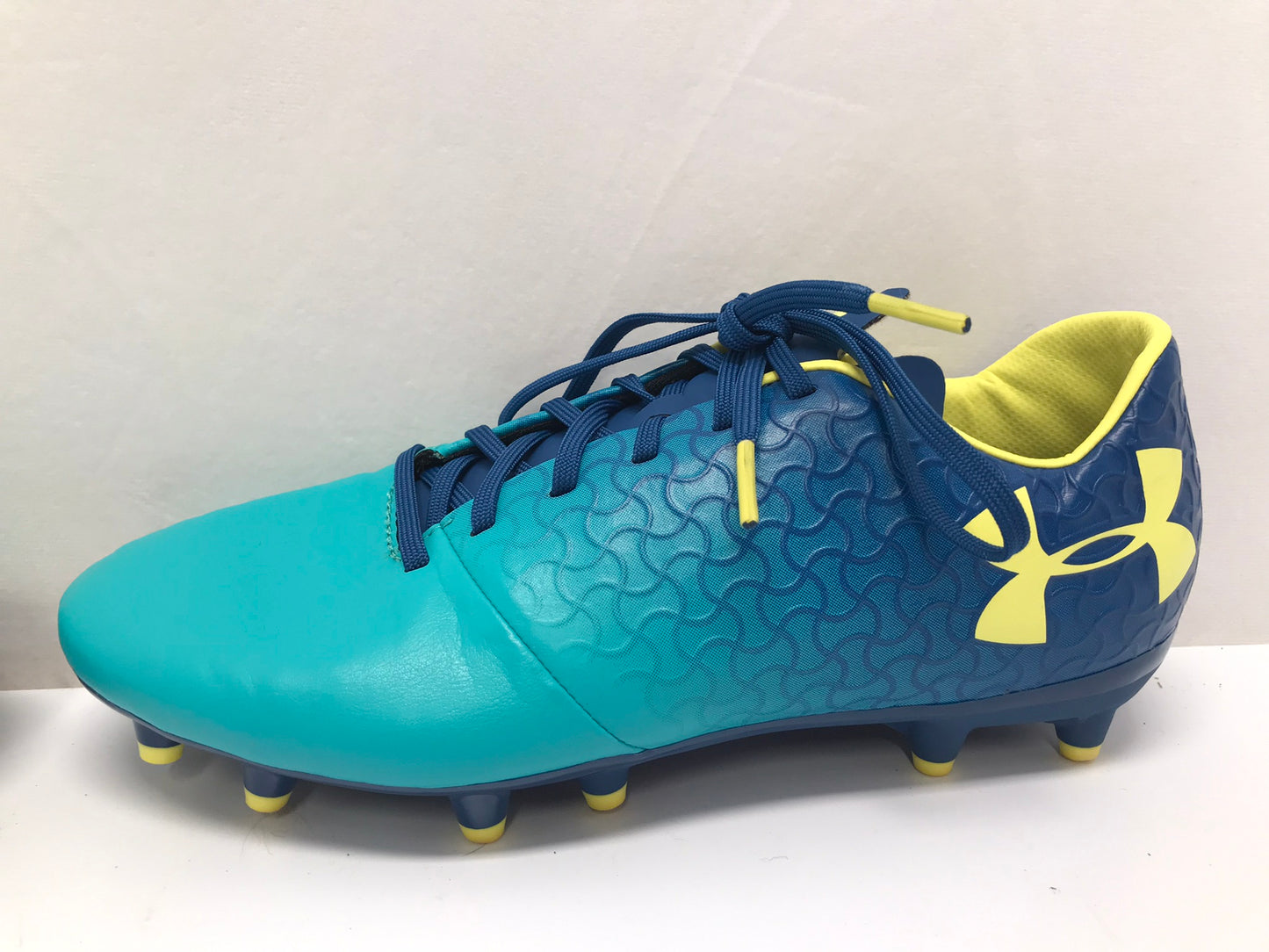 Soccer Shoes Cleats Men's Size 7 Under Armour Magnetico Teal Liime As New