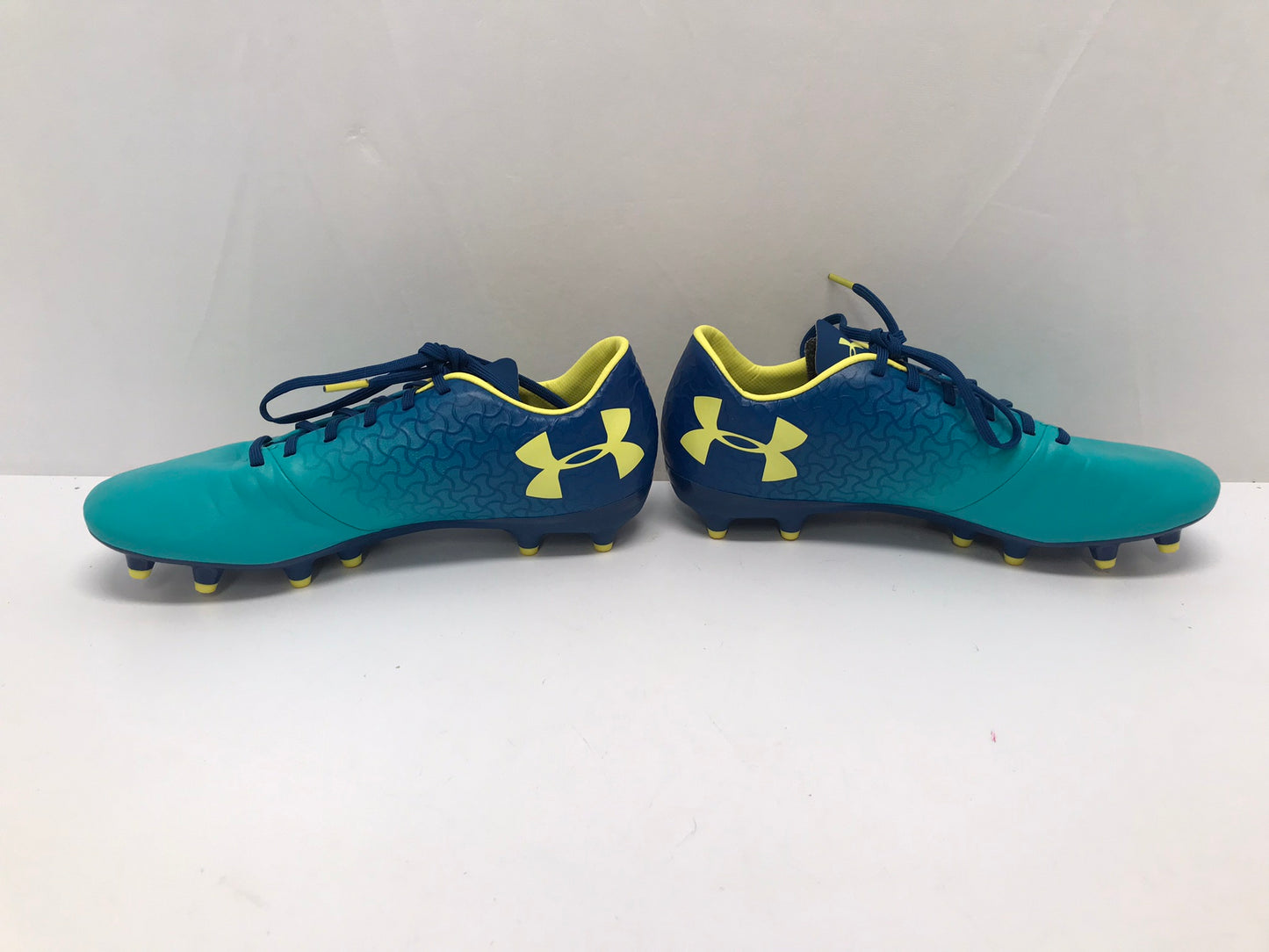 Soccer Shoes Cleats Men's Size 7 Under Armour Magnetico Teal Liime As New