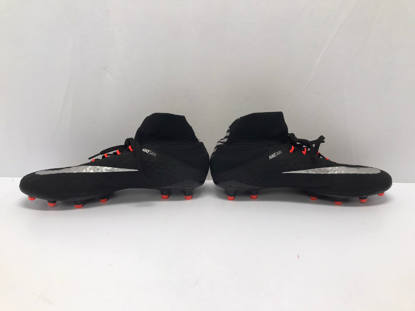 Soccer Shoes Cleats Men's Size 8.5 Nike Skins Slipper Foot Black Silver Orange As New