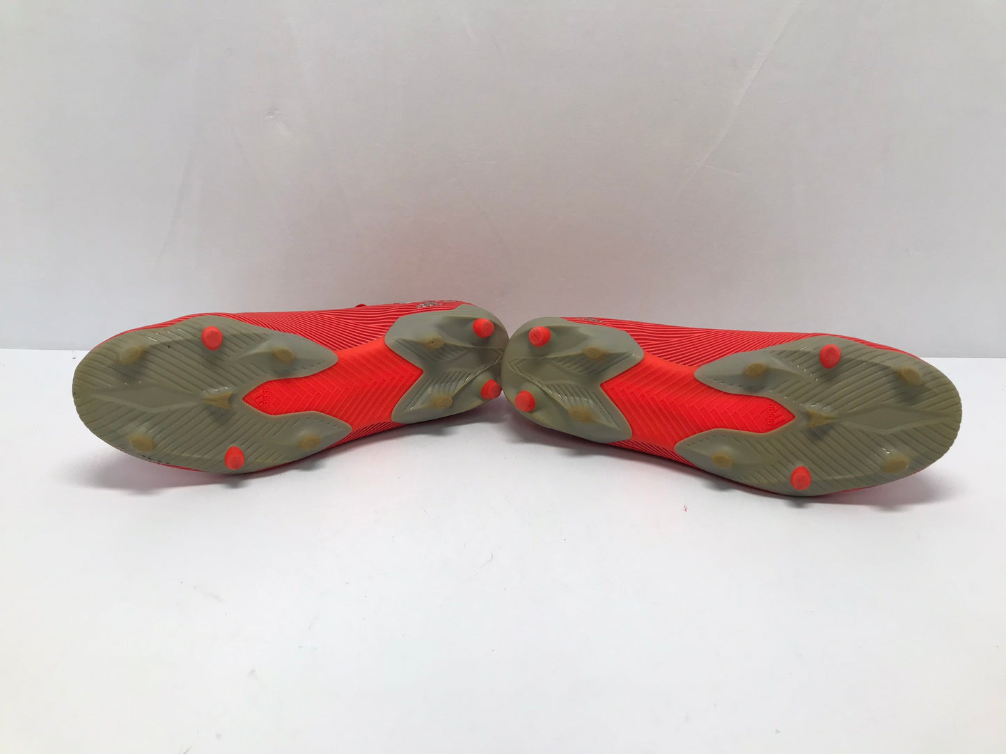 Soccer Shoes Cleats Men's Size 8 Adidas Nemezziz Slipper Feet Orange Grey Excellent