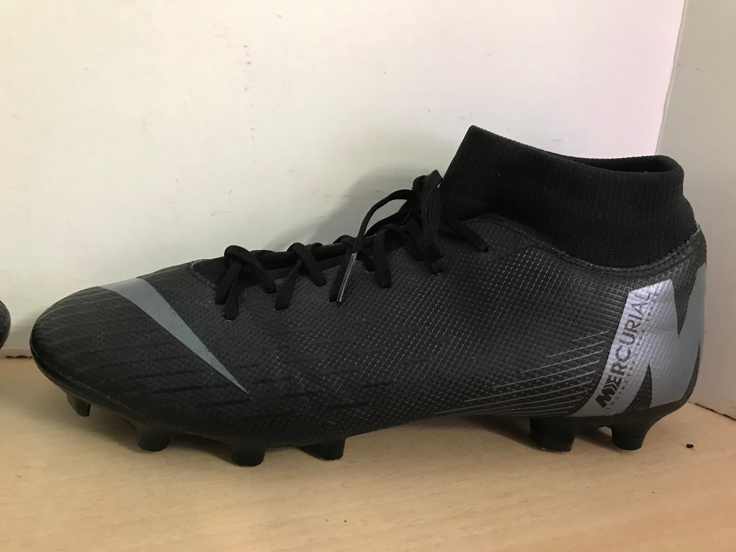 Soccer Shoes Cleats Men's Size 8 Nike Mercurial Black Grey With Slipper Foot Excellent